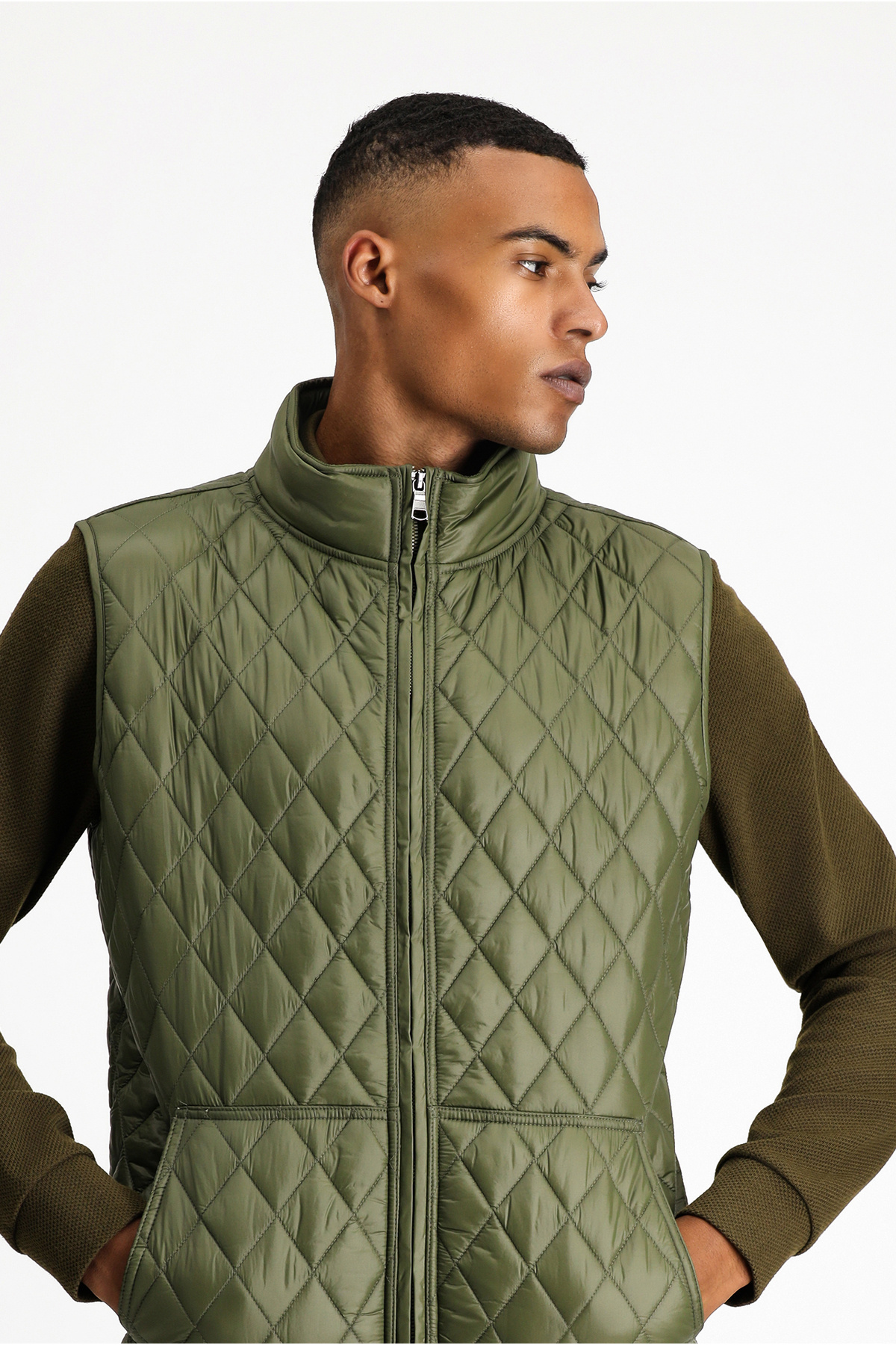 Kiğılı  Dik Yaka Cepli Fermuarlı Kapitone Spor Yelek - Görsel 3