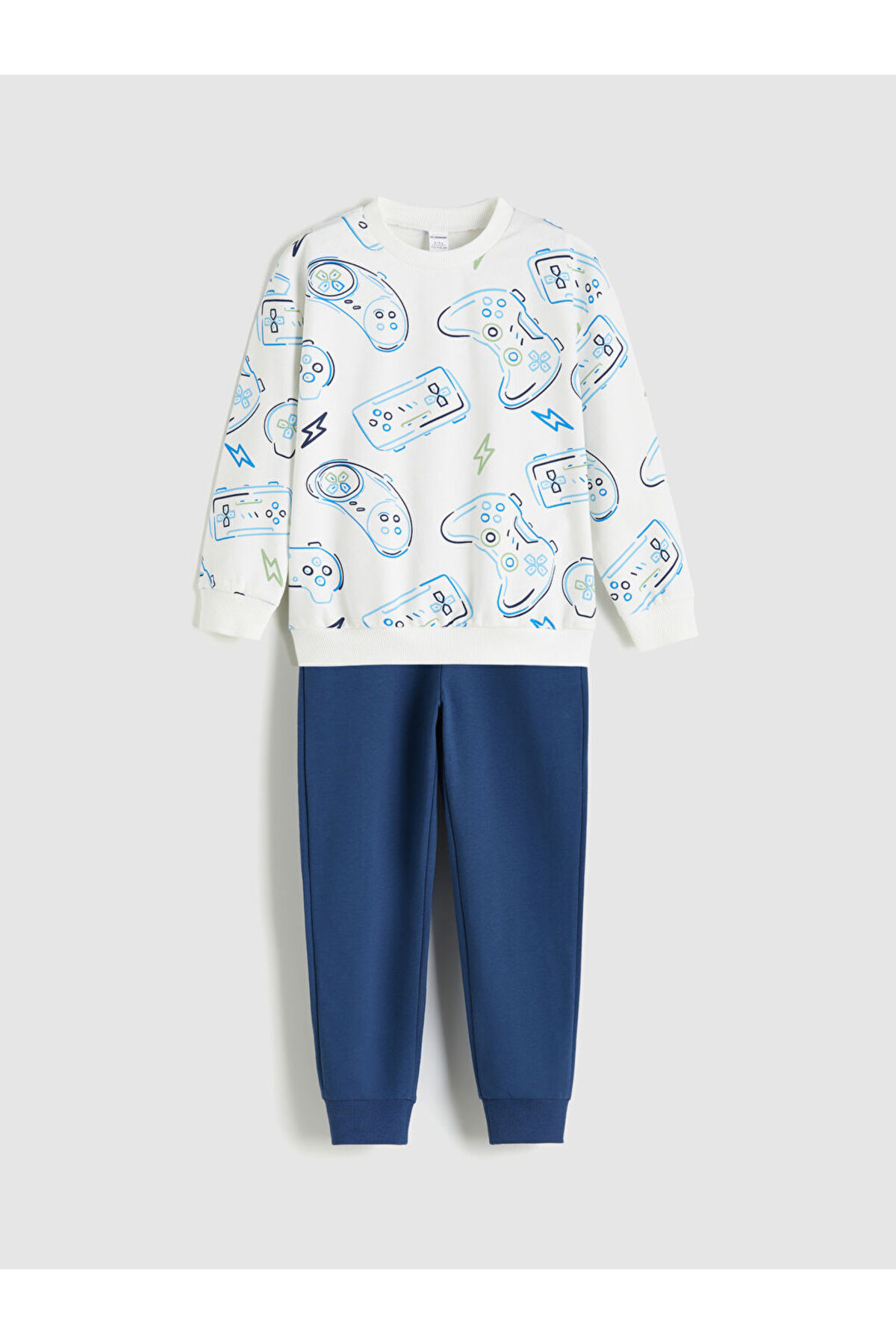 LC Waikiki-Sparkling Selections from Shining Store |   Printed Boys' Sweatshirt and Sweatpants Set of 2 1