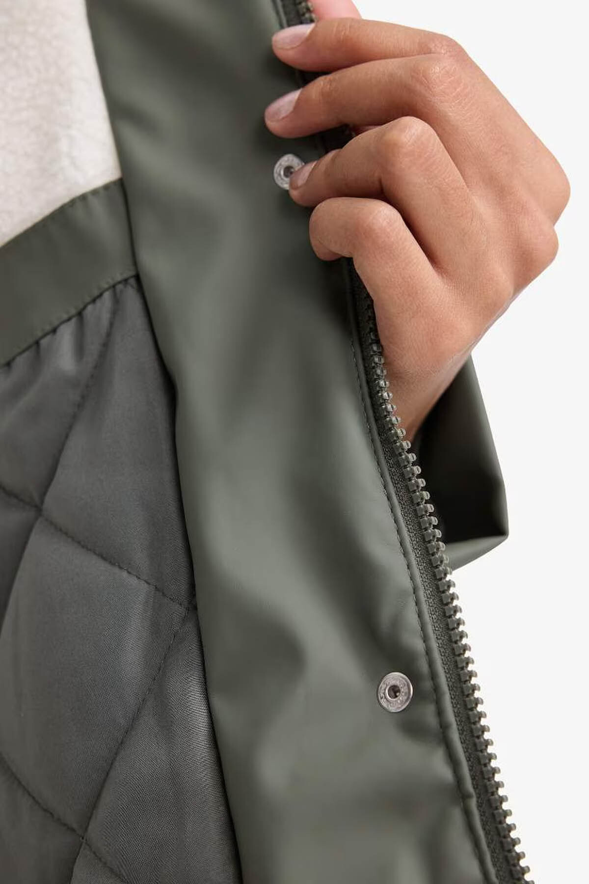 Defacto  Su Geçirmez Kapüşonlu Suni Deri Yağmurluk E8575AX25WN - Görsel 5