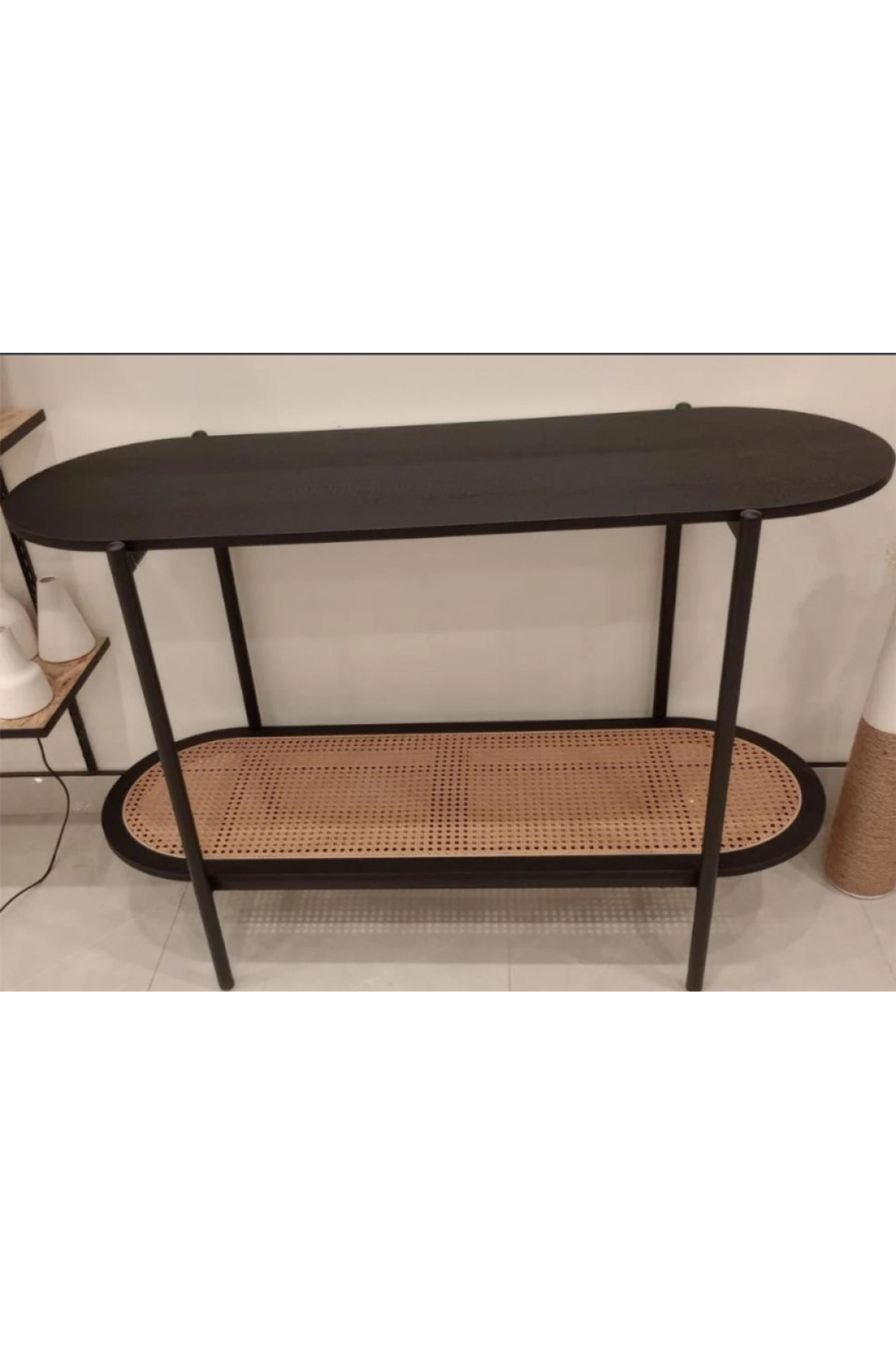 DEC13-Console table with an innovative and modern design 3