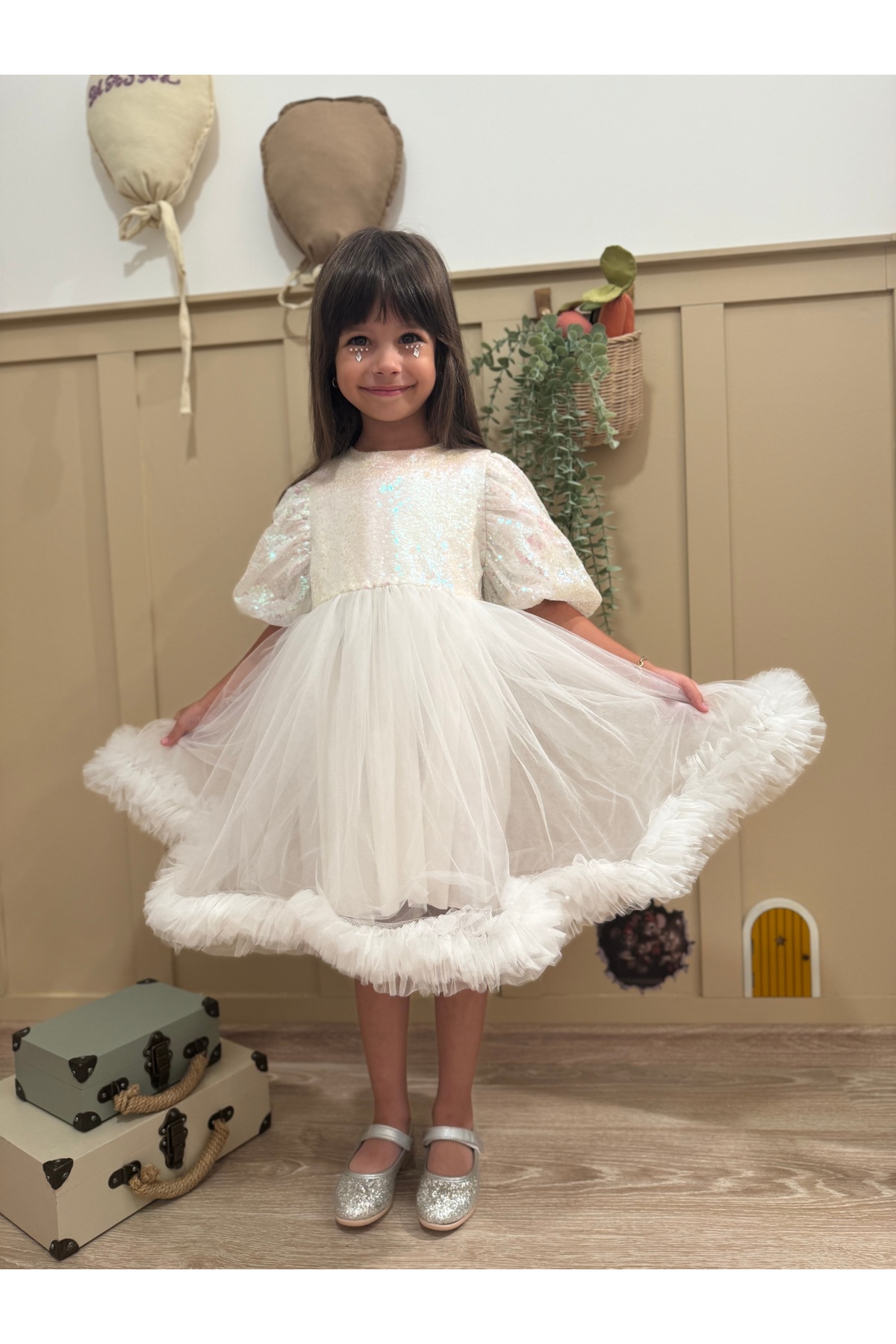 penu baby kids Beyaz Payet Detaylı Etek Ucu Fırfırlı Kız Çocuk Kız Bebek Abiye Elbise fotoğrafı 6 (önizleme)