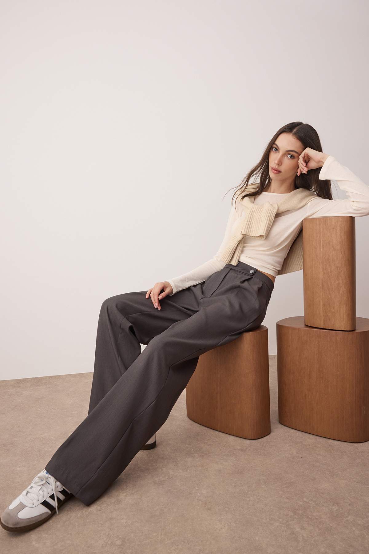 Trendyolmilla  Gri Wide Leg/Geniş Paça Yüksek Bel Dokuma Pantolon TWOAW26PL00036 - Görsel 2