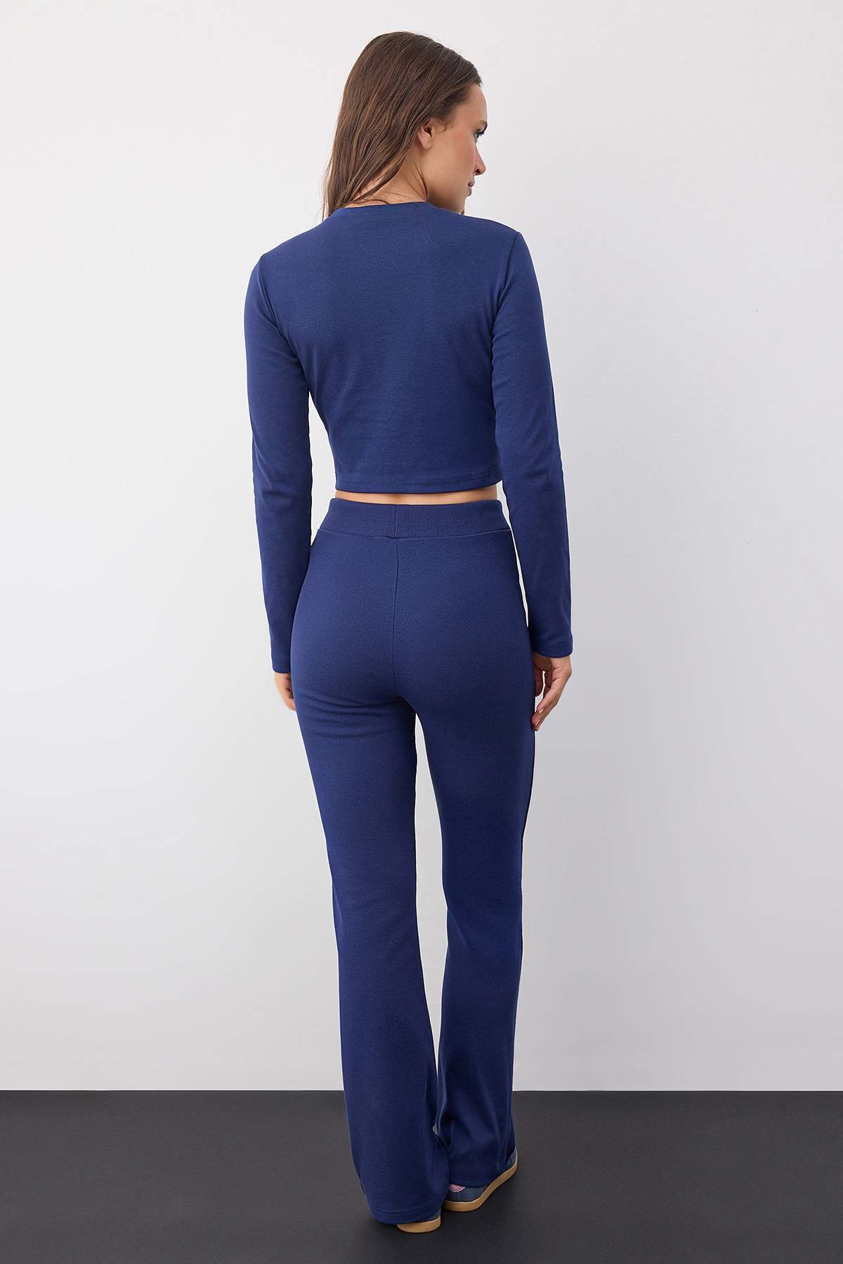 Trendyolmilla  Wardrobe Essentials – Lacivert Slim/Vücuda Oturan Örme Alt-Üst Takım | TWOAW26AU00008 - Görsel 4