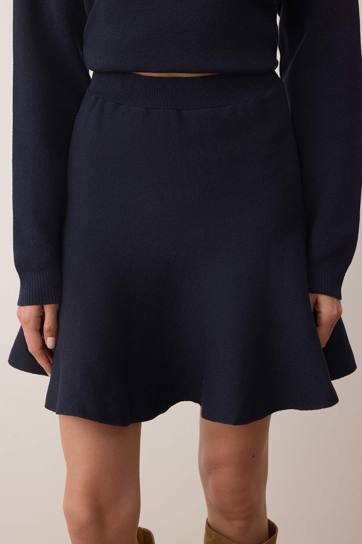 Trendyolmilla  Lacivert Yumuşak Dokulu Kazak-Etek Triko Alt - Üst Takım TWOAW26AU00014 - Görsel 3