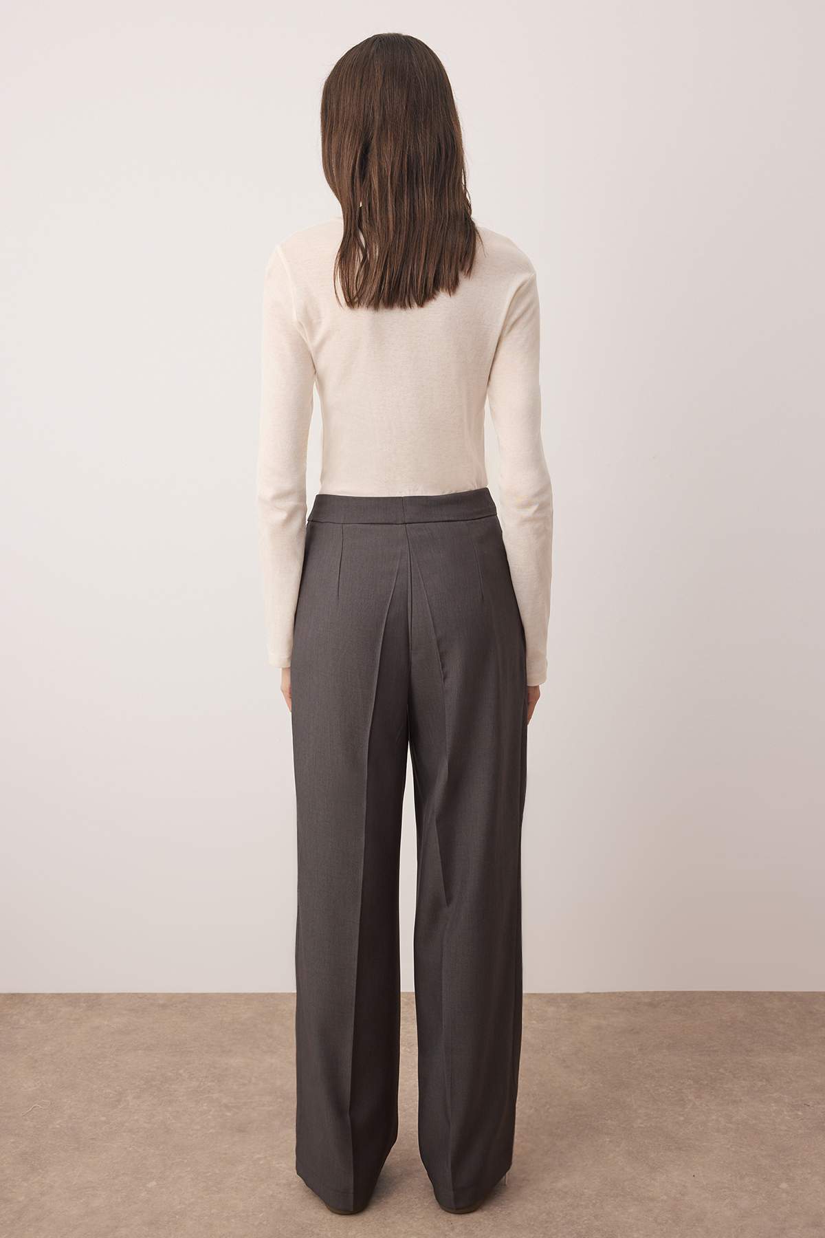 Trendyolmilla  Gri Wide Leg/Geniş Paça Yüksek Bel Dokuma Pantolon TWOAW26PL00036 - Görsel 4