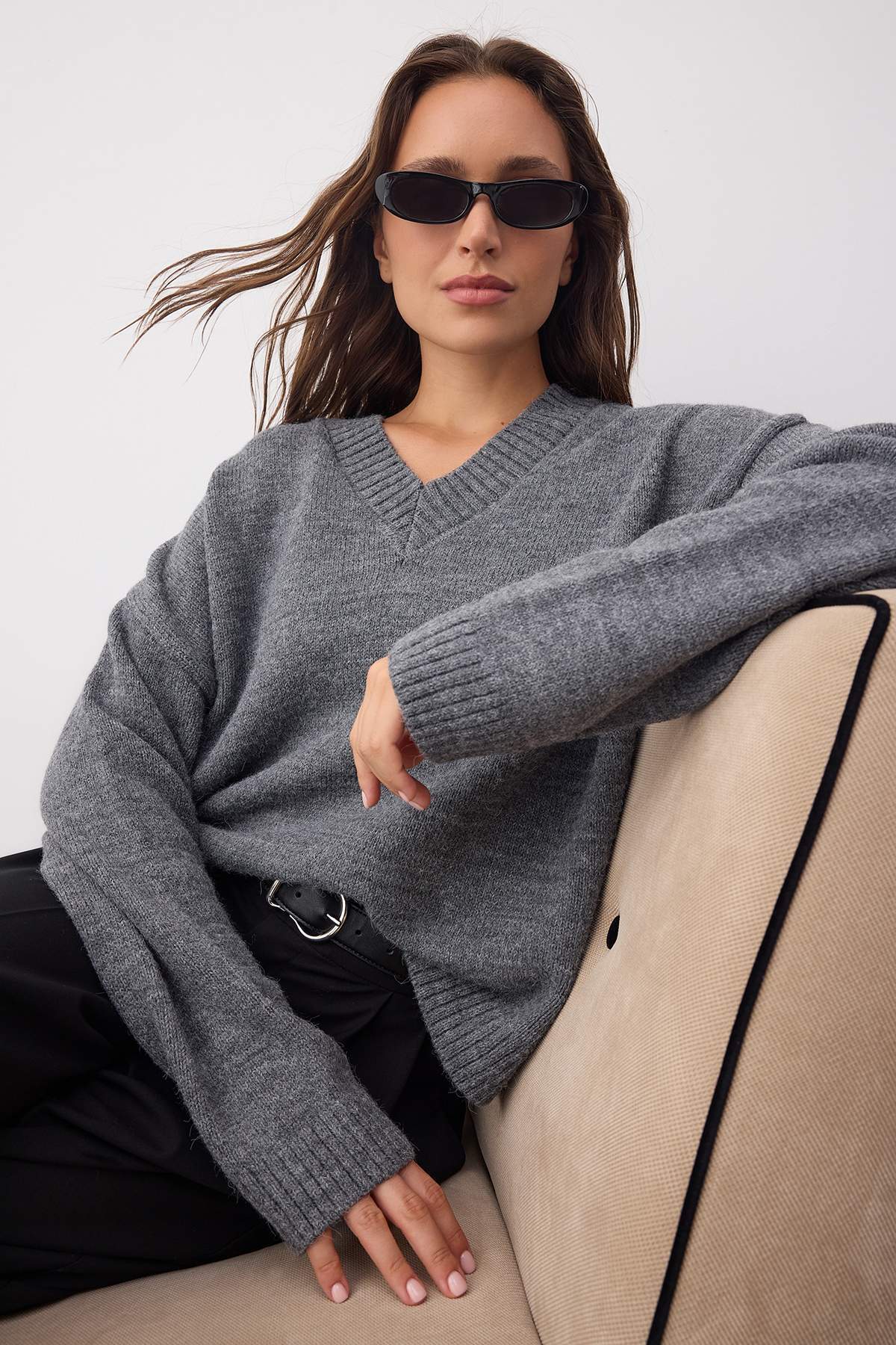 Trendyolmilla  Wardrobe Essentials Antrasit Basic Geniş Kalıp Yumuşak Dokulu Triko Kazak | TWOAW26KZ00091