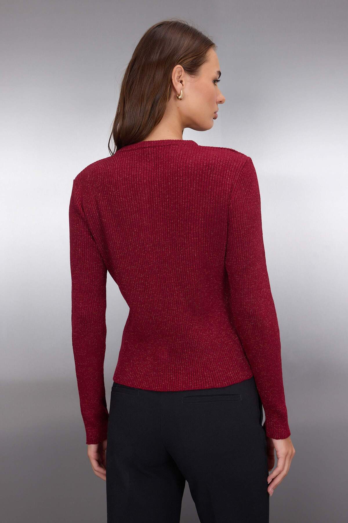 Trendyolmilla  Mürdüm Simli İplikli Fitted/Vücuda Oturan Şık Triko Hırka TWOAW26HI00195 - Görsel 4