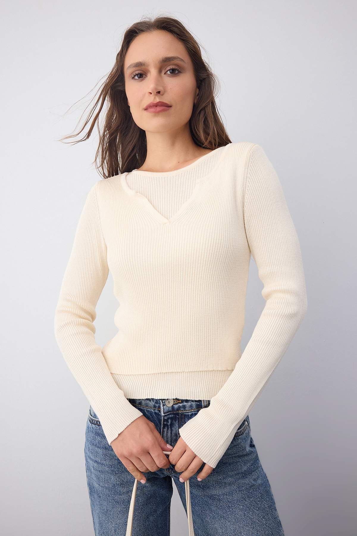 Trendyolmilla Wardrobe Essentials Ekru Iç içe Görünümlü Triko Bluz-Kazak | TWOAW26KZ00022