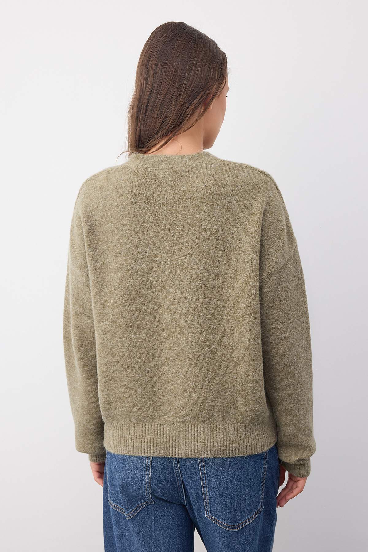 Trendyolmilla  Wardrobe Essentials Yağ Yeşili Yünlü Geniş Kalıp V Yaka Triko Hırka | TWOAW26HI00083 - Görsel 4