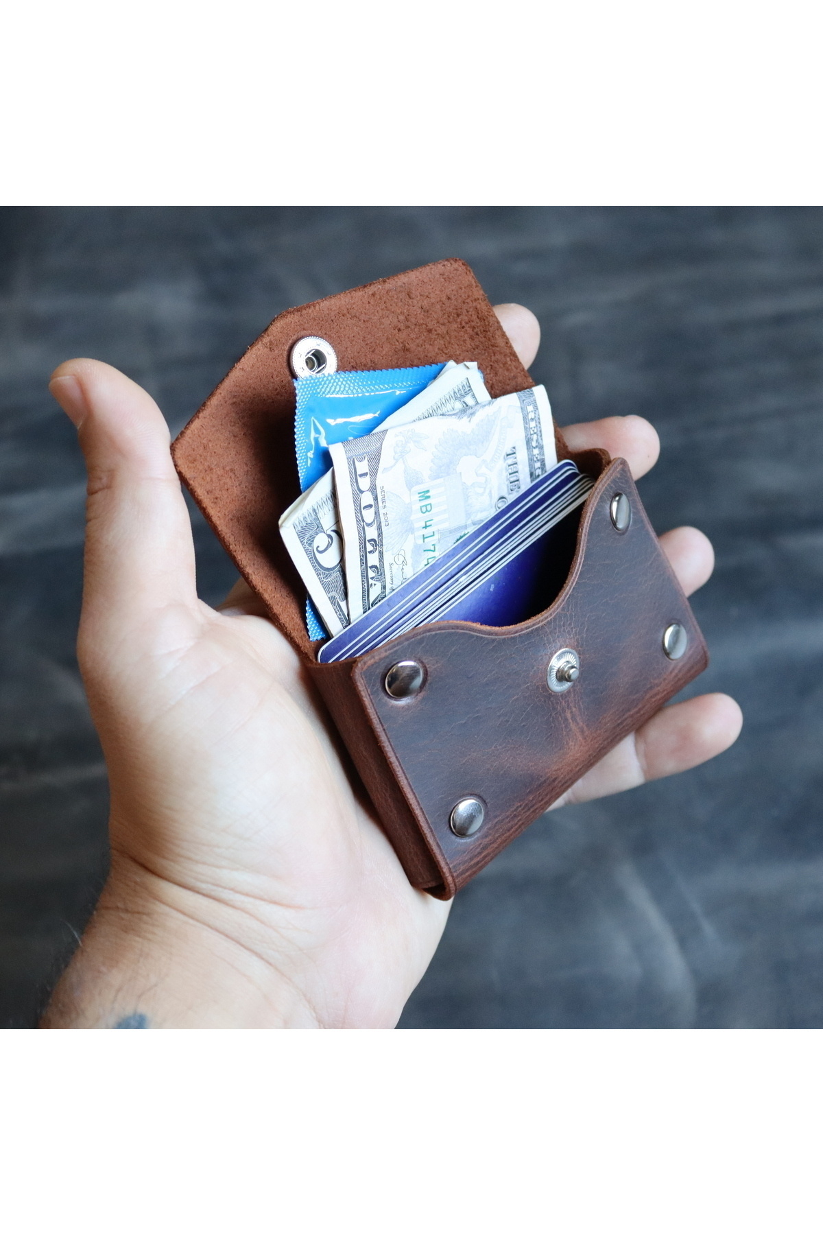 Derici Amca Hakiki Deri Kartlık Cüzdan, Minimal, El Yapımı, Çıtçıt Ve Perçinli Dikişsiz Model Taba Rengi