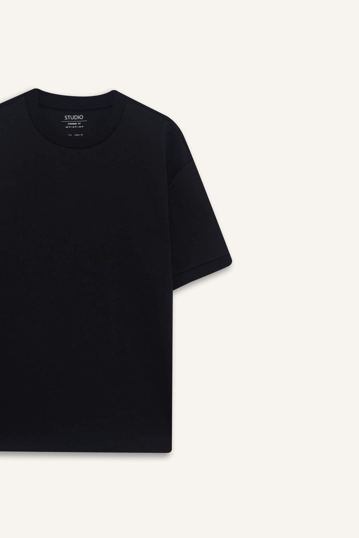 DeFacto-Koszulka T-shirt oversize z szerokim dekoltem w serek, prosta, prosta, z krótkim rękawem, z grubego materiału, w kolorze czarnym B6494AX25SP 8