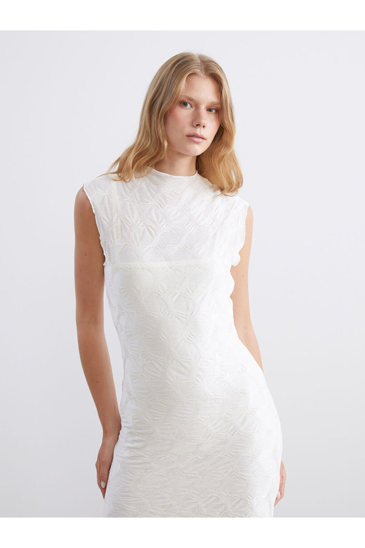LC Waikiki-Create Your Style with Uzg Store |   Turtleneck Patterned Dress 2