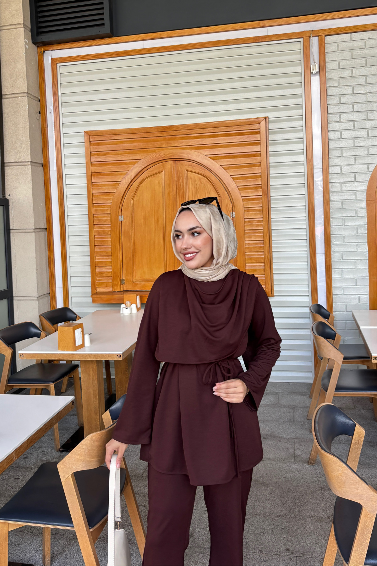 Tarzım Tuba  Önü Drapeli Loş Tesettür Kahve Takım - Görsel 5