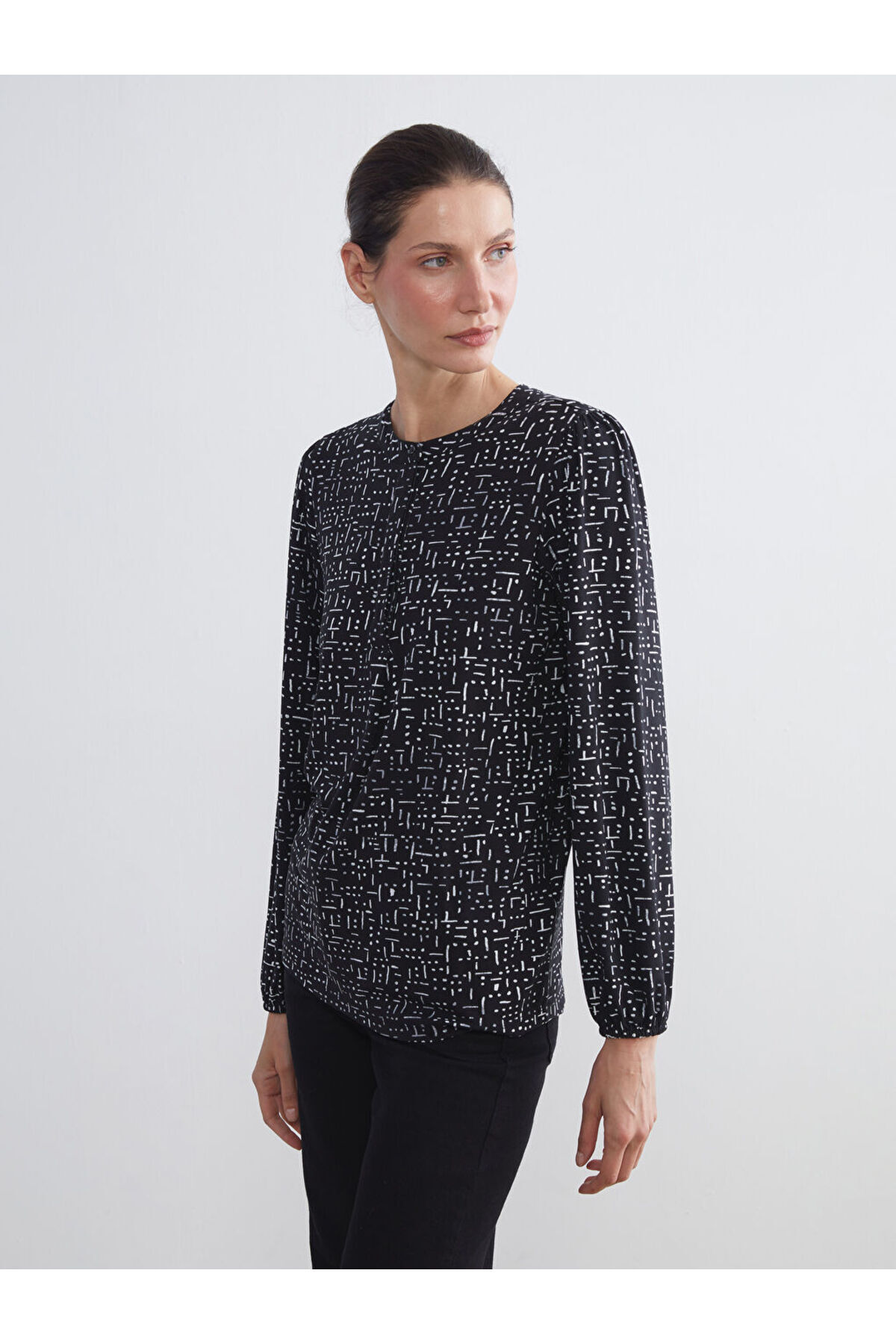LC Waikiki-Create Your Style from Uzg Store |   Crew Neck Patterned Blouse 2