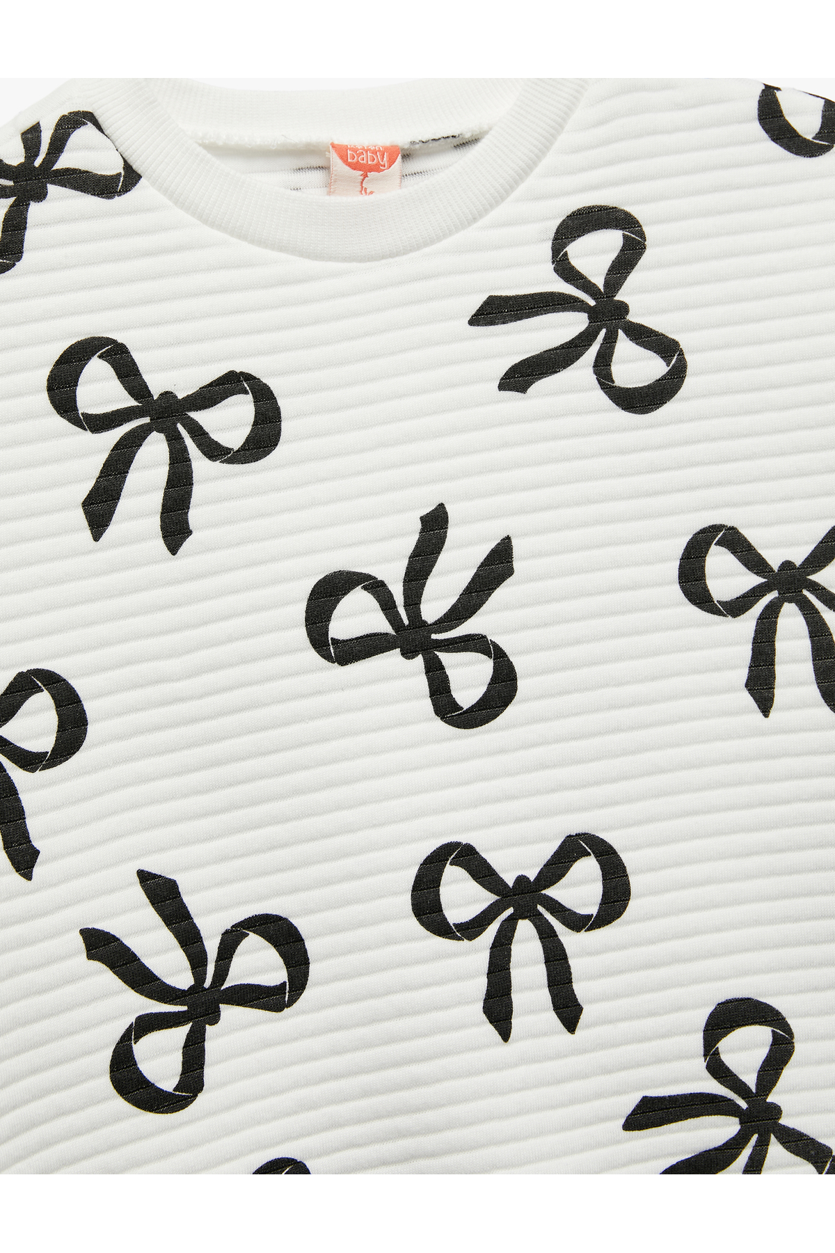 Koton Fiyonk Baskılı Uzun Kollu Bisiklet Yaka Sweatshirt fotoğrafı 3 (önizleme)