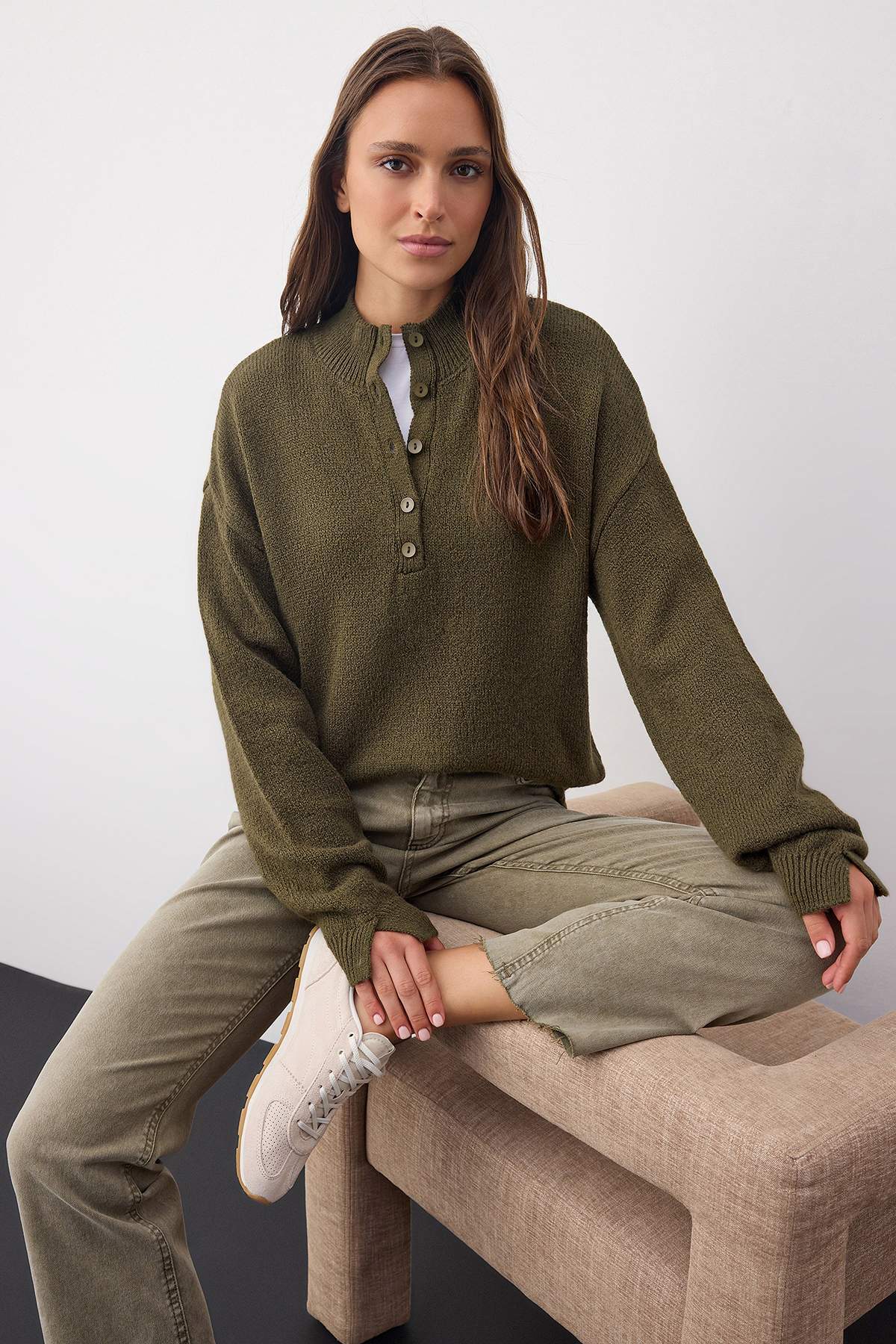 Trendyolmilla  Wardrobe Essentials Haki Yumuşak Dokulu Triko Kazak | TWOAW26KZ00074 - Görsel 2