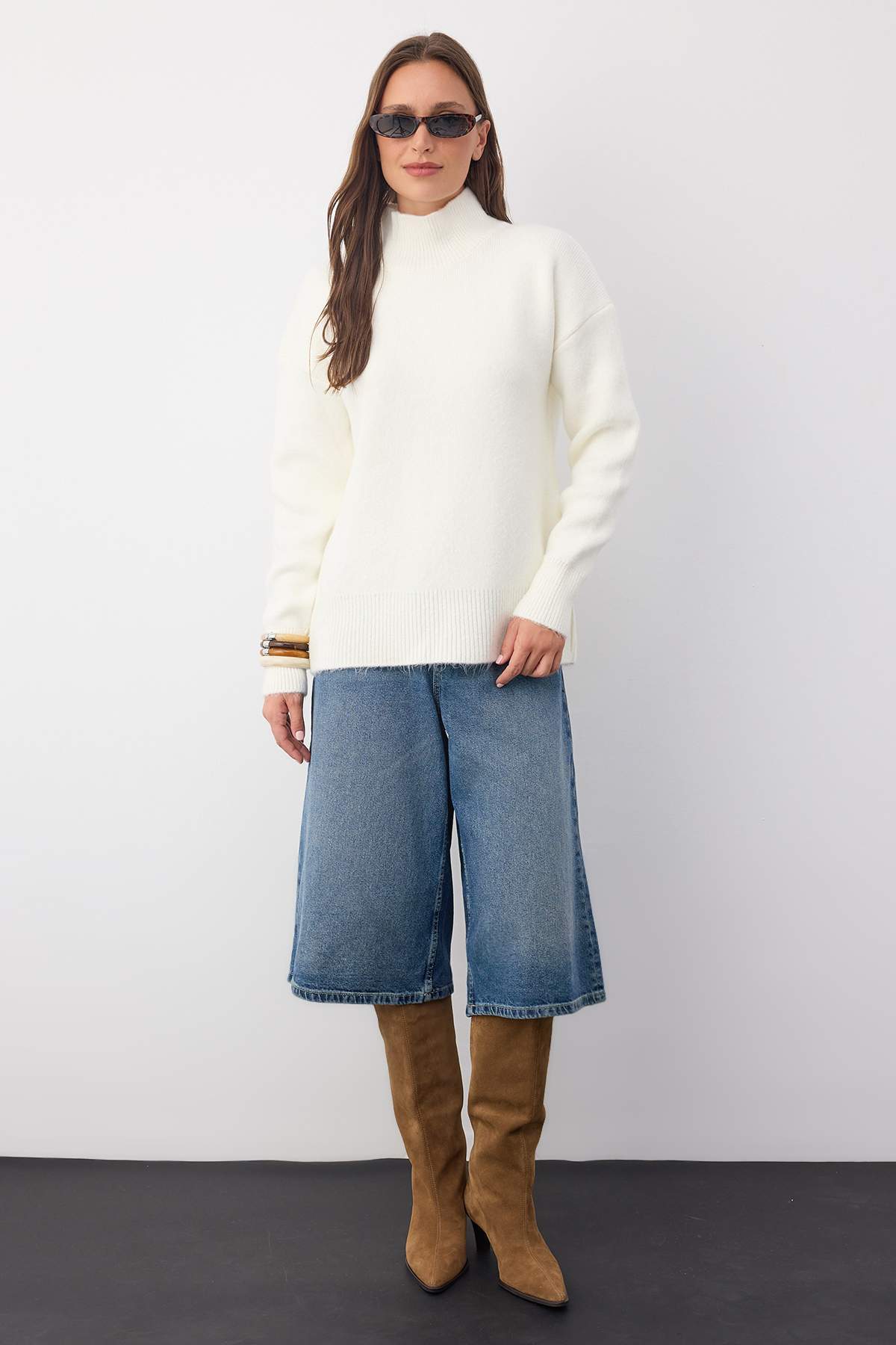 Trendyolmilla  Wardrobe Essentials Ekru Yün Karışımlı Geniş Kalıp Yumuşak Dokulu Triko Kazak | TWOAW26KZ00063 - Görsel 2