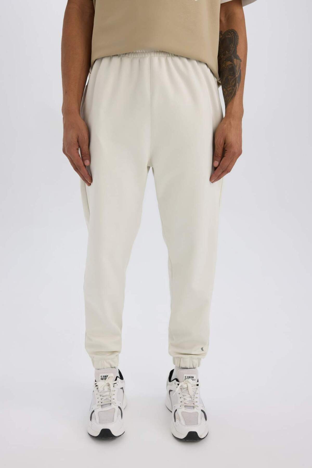DeFacto-DeFactoFit – Sport-Jogger-Jogginghose, Standard-Passform, gerade Tasche und elastische Taille, D3742AX24WN 4