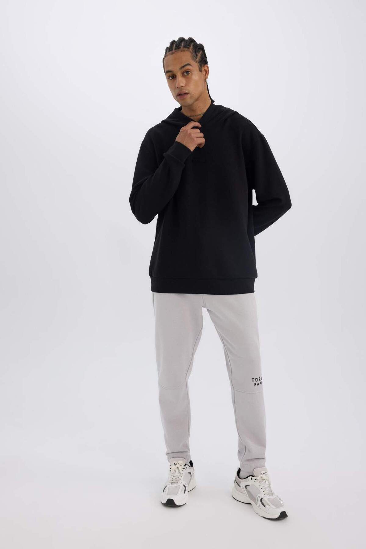 DeFacto-DeFactoFit NBA Toronto Raptors Χοντρό Jogger Φούτερ Παντελόνι Τυπική Εφαρμογή με Τσέπη με Δαντέλα στη μέση D6573AX25S 4
