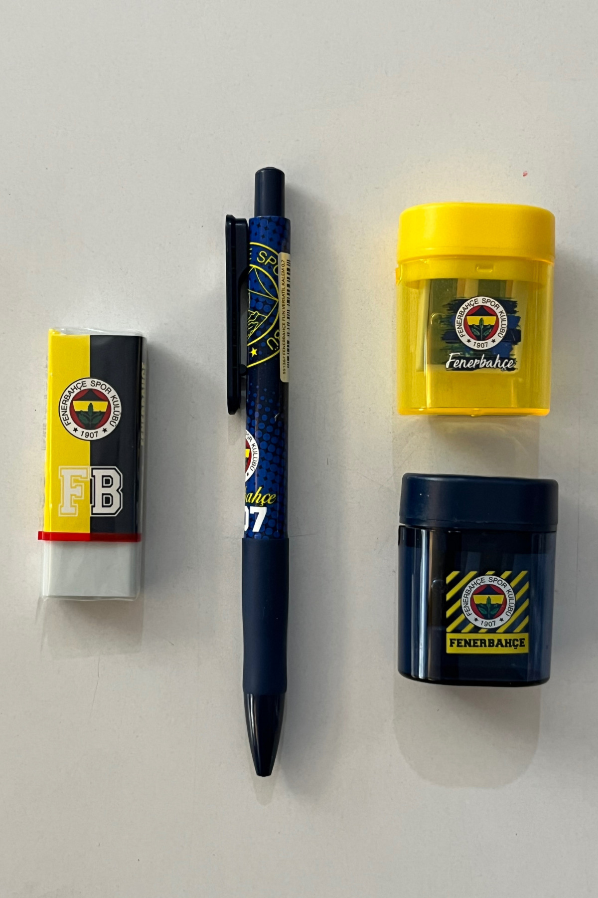 TREND16 Lisanslı Fenerbahçe 0.7 Versatil Kalem + Silgi + 2 Adet Kalemtraş Seti