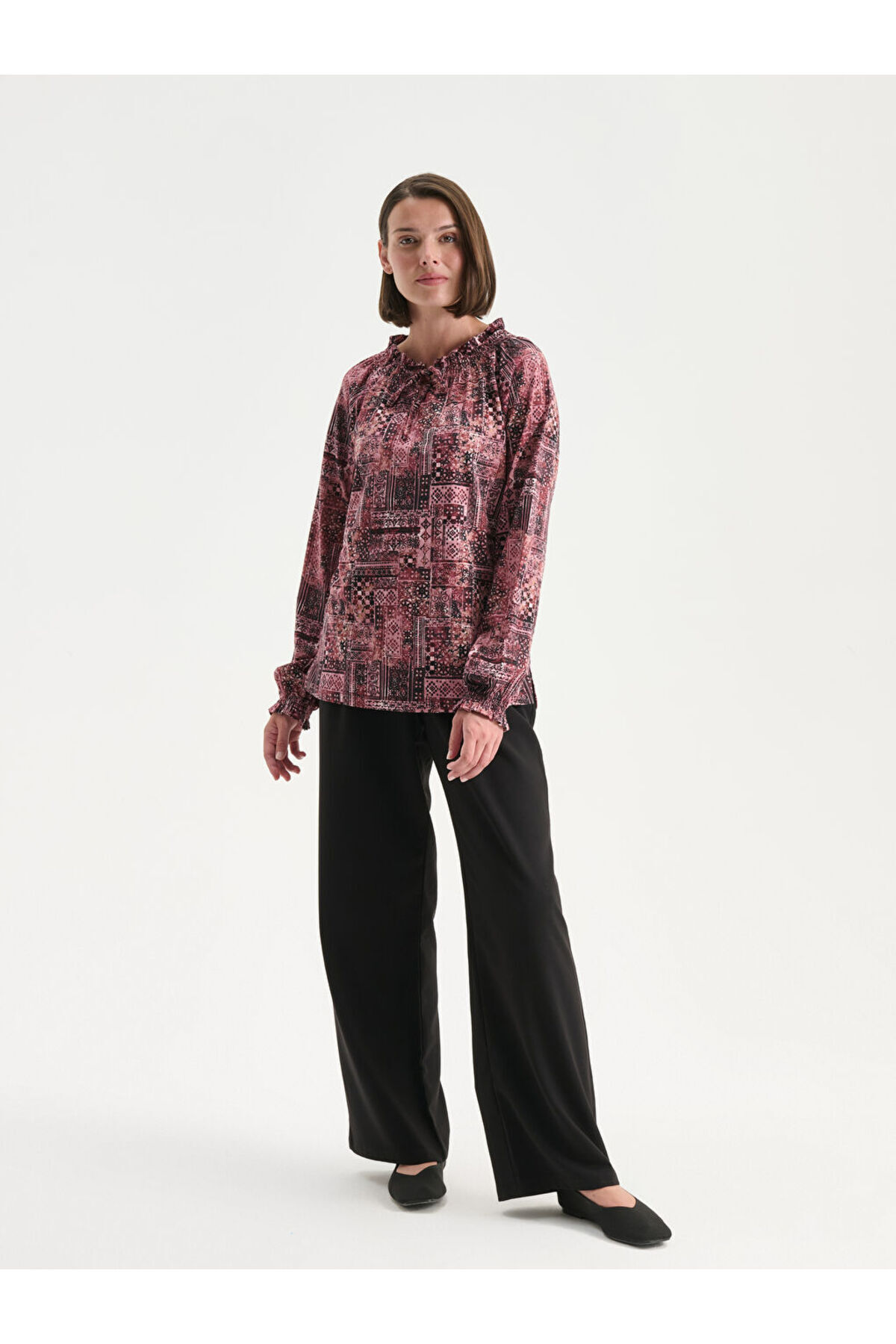 LC Waikiki-Create Your Style from Uzg Store |   Tie Collar Patterned Blouse 4