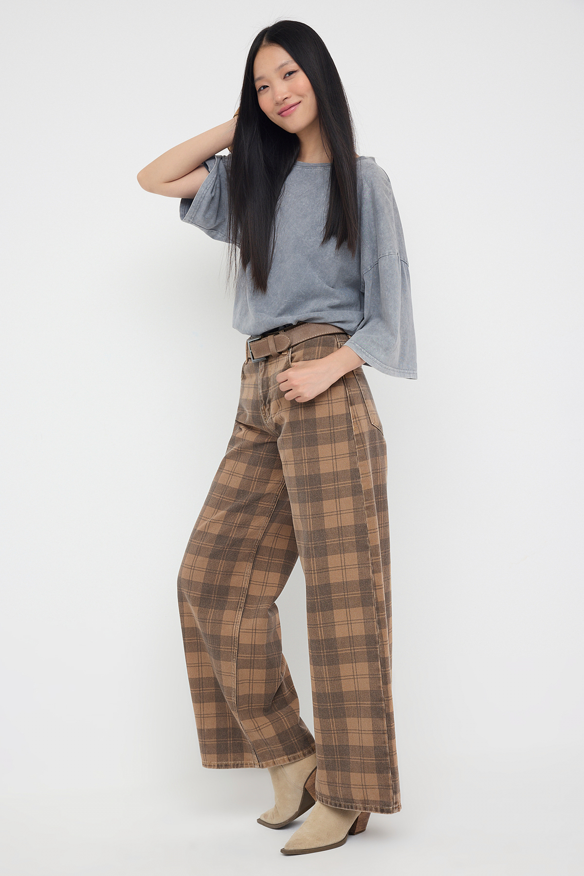 Trendyolmilla  Çok Renkli Normal Bel Ekose Desenli Wide Leg Geniş Paça %100 Pamuk Non-Stretch Jeans TWOAW26JE00024 - Görsel 3