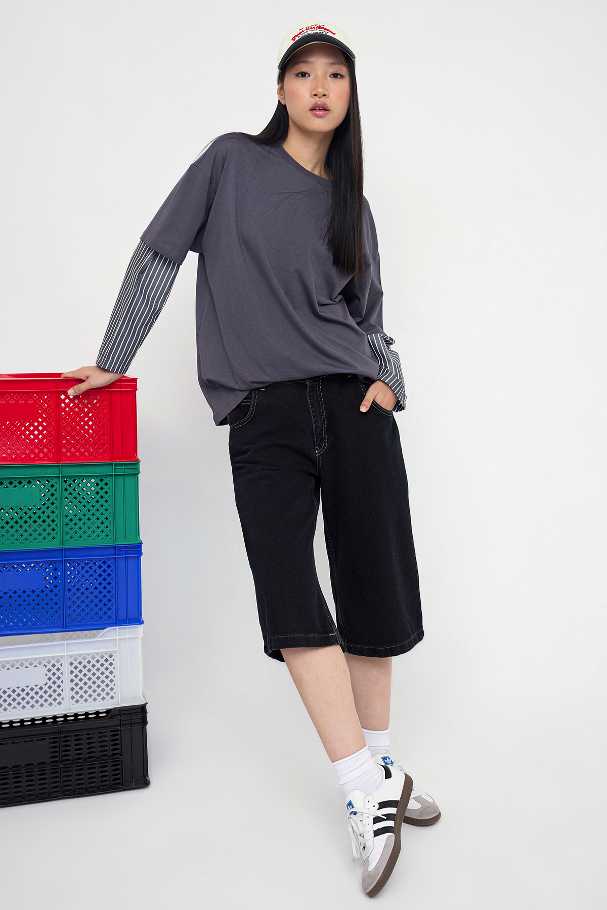 Trendyolmilla  Antrasit Dokuma Garni Detaylı Oversize/Geniş Kalıp Uzun Kollu Örme T-Shirt TWOAW26TS00003 - Görsel 2