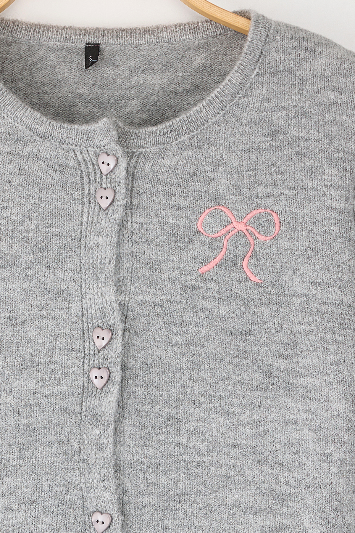 Trendyolmilla  Teen Gri Kalp Düğme Detaylı Kurdele Nakışlı Yumuşak Dokulu Triko Hırka TWOAW26HI00006 - Görsel 6