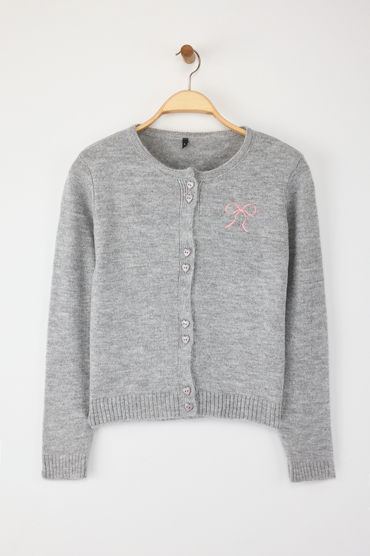 Trendyolmilla  Teen Gri Kalp Düğme Detaylı Kurdele Nakışlı Yumuşak Dokulu Triko Hırka TWOAW26HI00006 - Görsel 5