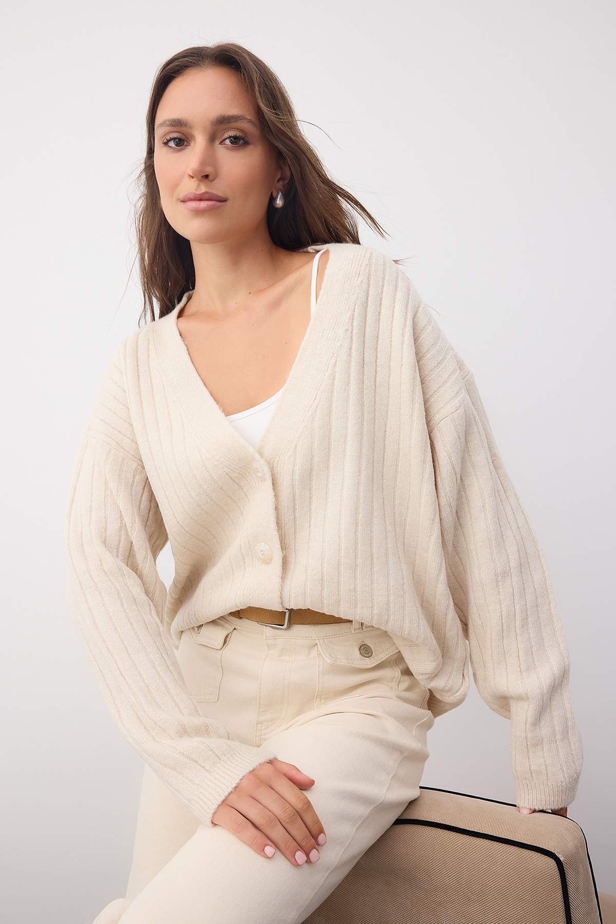 Trendyolmilla  Wardrobe Essentials Taş Yumuşak Dokulu Basic Triko Hırka | TWOAW26HI00119