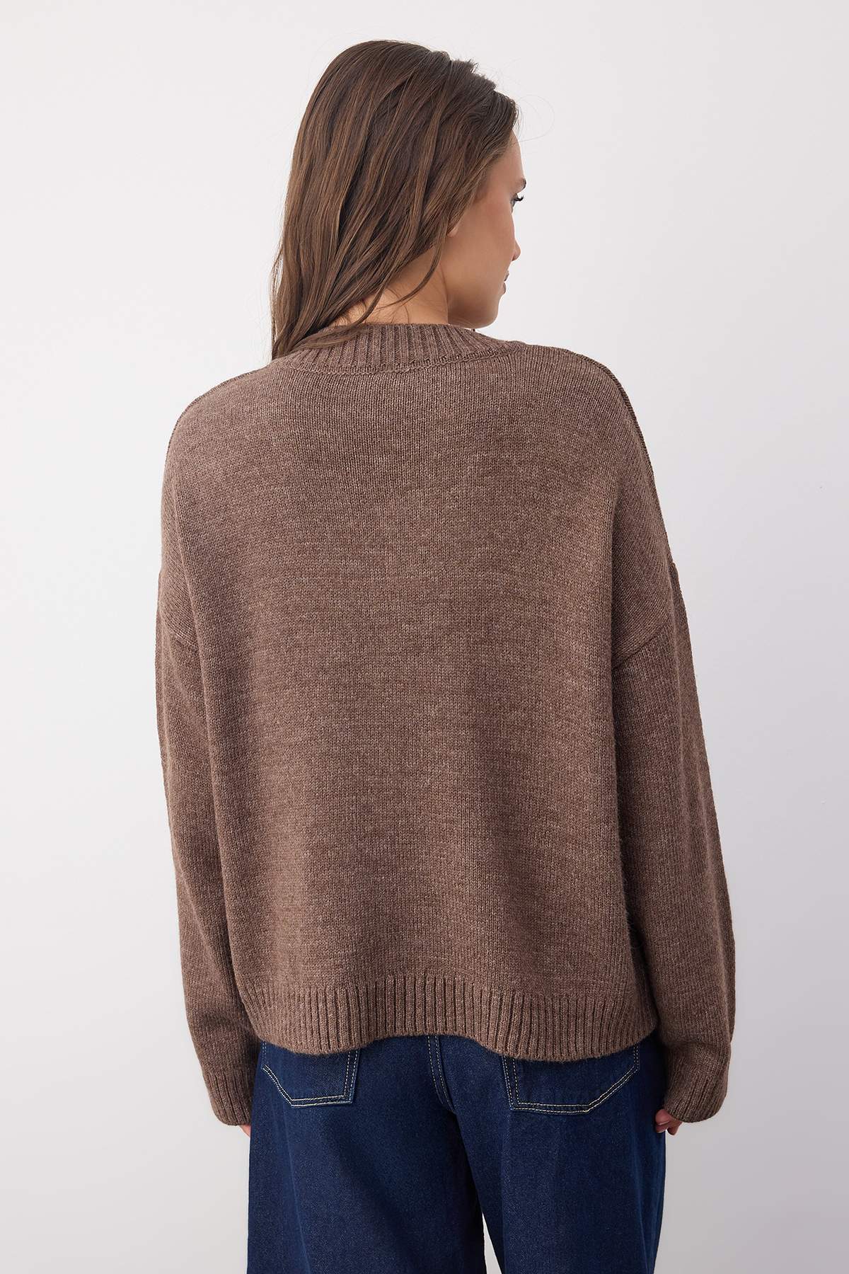 Trendyolmilla  Wardrobe Essentials Vizon Basic Geniş Kalıp Yumuşak Dokulu Triko Kazak | TWOAW26KZ00091 - Görsel 5