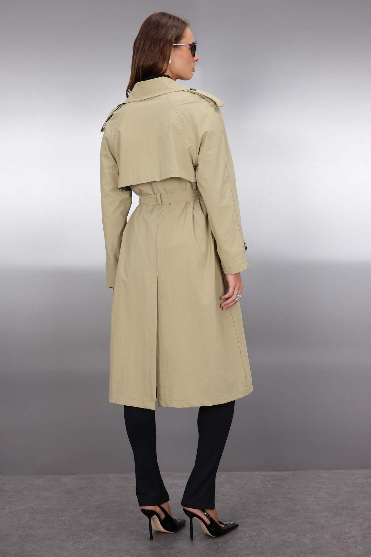 Trendyolmilla Açık Haki Çizgili Astar Detaylı Kruvaze Oversize