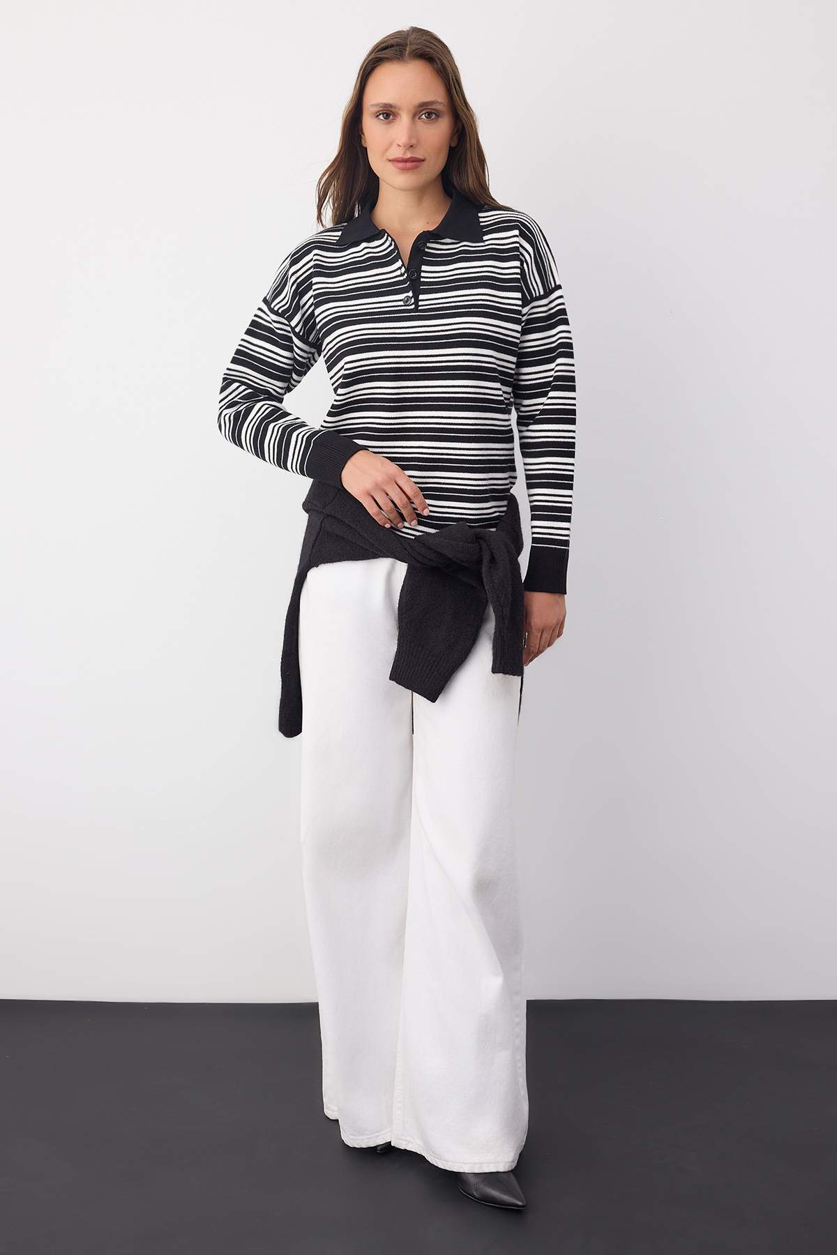 Trendyolmilla  Wardrobe Essentials Siyah Premium/Özel İplik Polo Yaka Triko Kazak | TWOAW26KZ00060 - Görsel 2