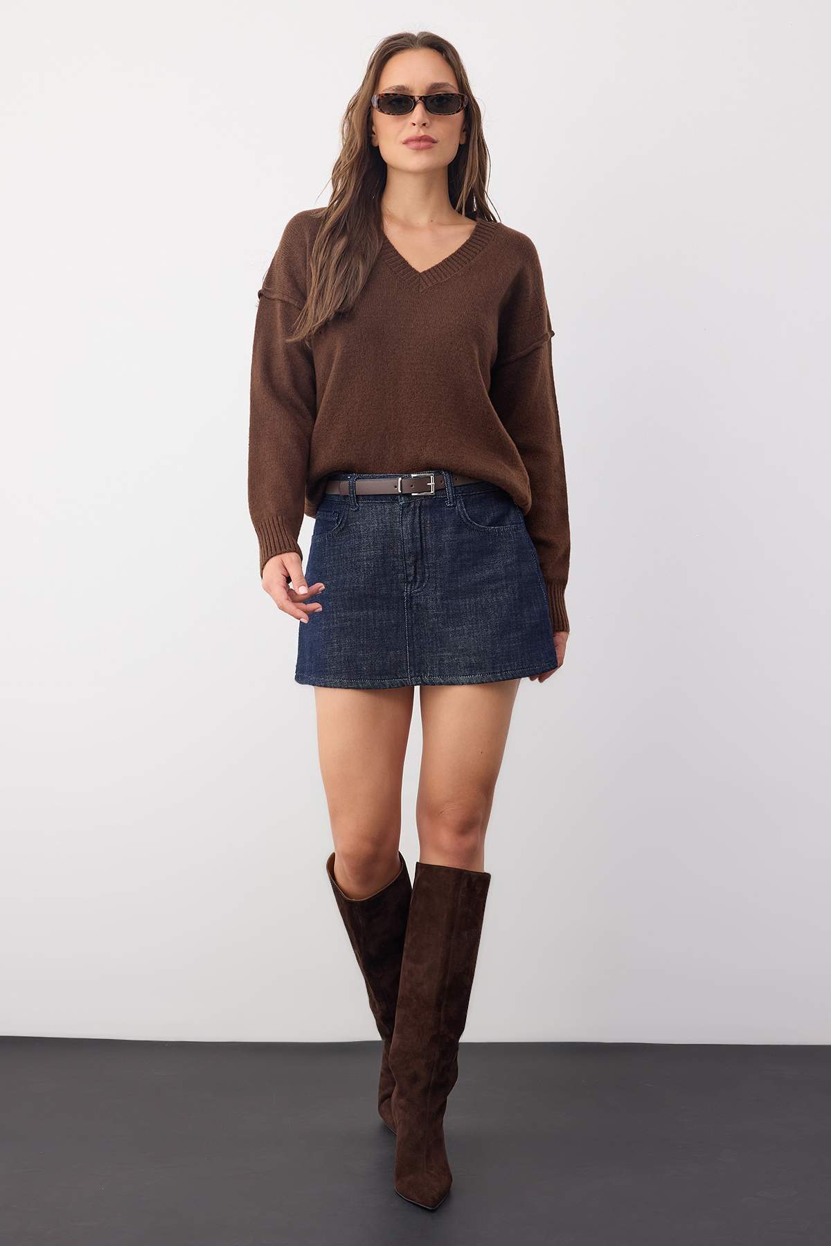 Trendyolmilla  Wardrobe Essentials Kahverengi Yünlü Premium İplikBasic Geniş Kalıp Triko Kazak | TWOAW26KZ00068 - Görsel 2