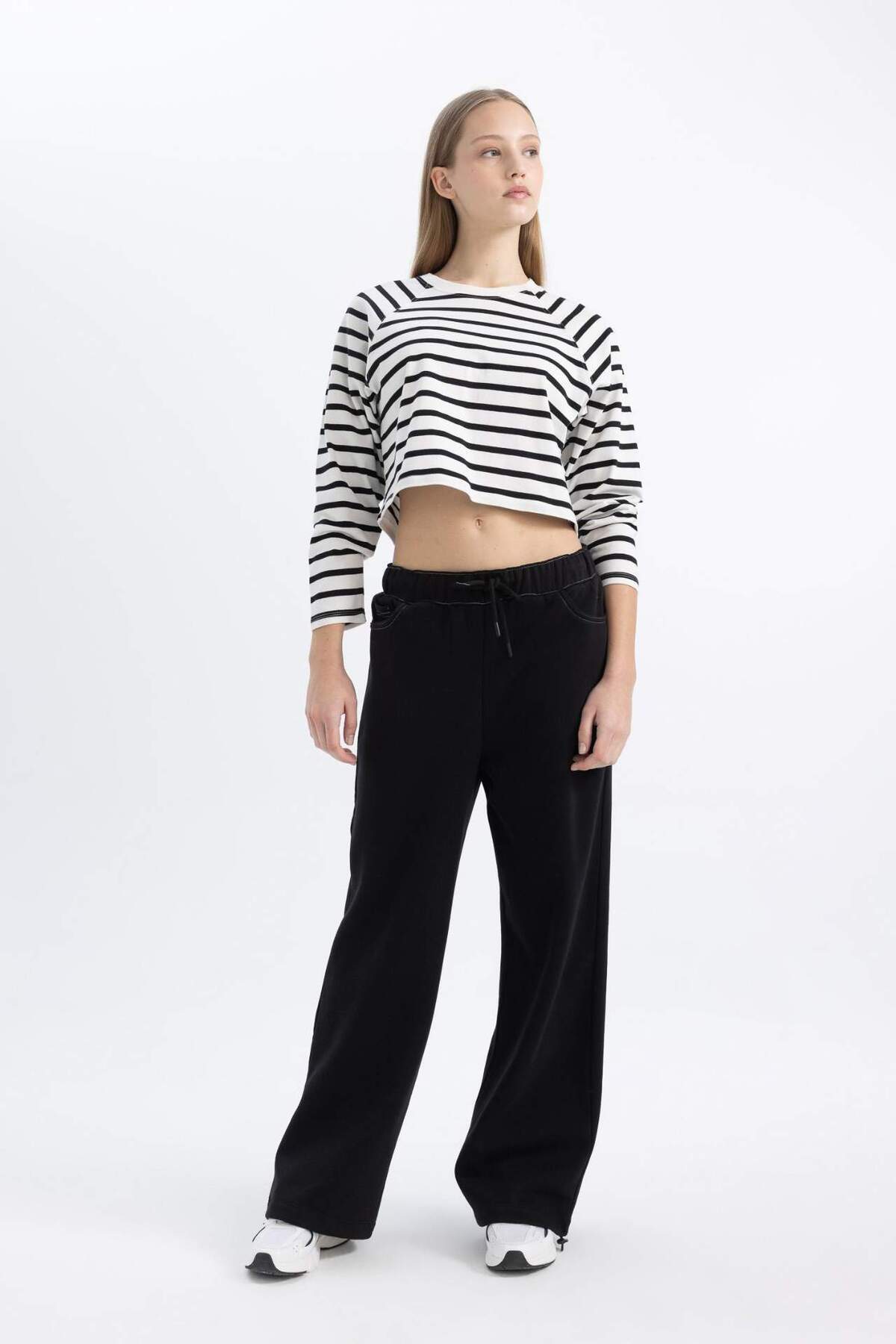 DeFacto-Coool Wide Leg Wide Loose Leg Thick Sweatpants Jogginghose mit elastischem Bund und Taschen C5414AX24SP 2
