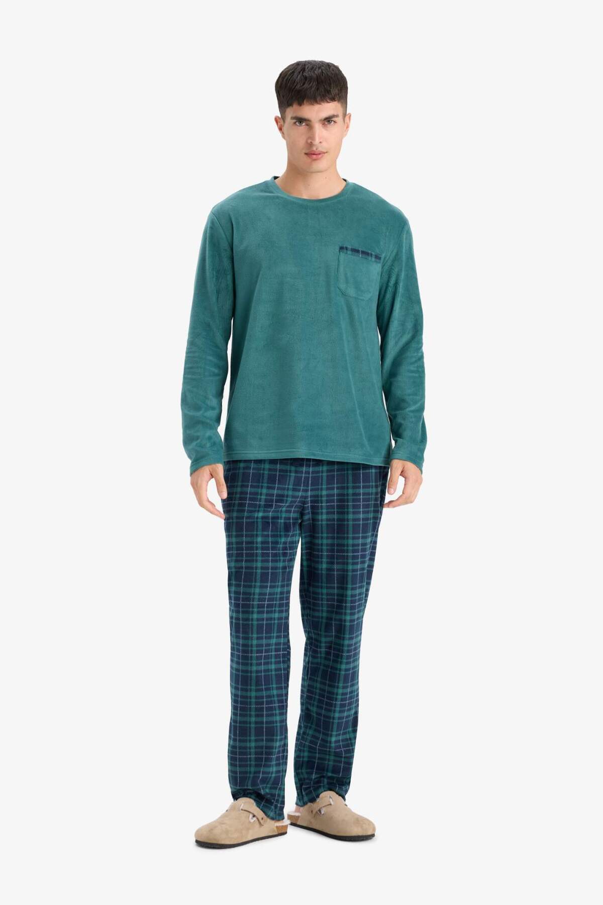 DeFacto-Regular Fit Fleece Pajamas Set Long Sleeve Top with Pattern Long Bottom D0047Ax24Wn 1