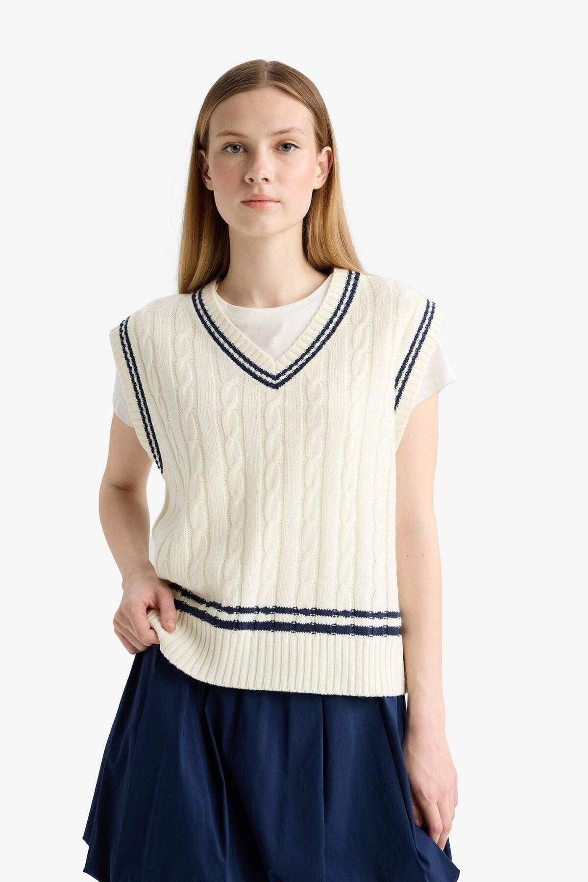 DeFacto-Okul Coool Strickpullover mit normaler Passform und V-Ausschnitt und Haarstrickmuster D4686AX24AU 6