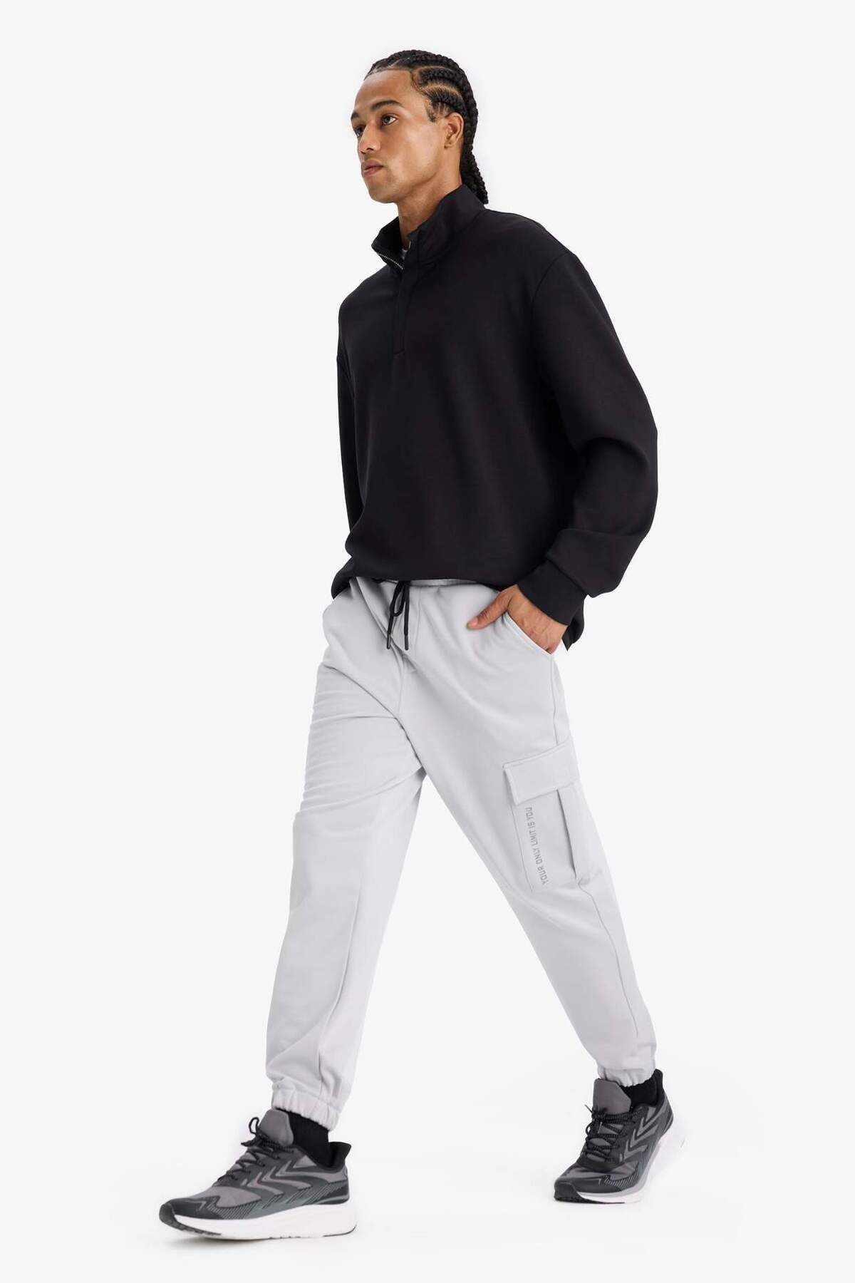 DeFacto-Defactofit Sports Jogger Sweatpants Standard Fit Three Pockets Lace-Up Waist Elastic Leg D3741Ax24Wn 2
