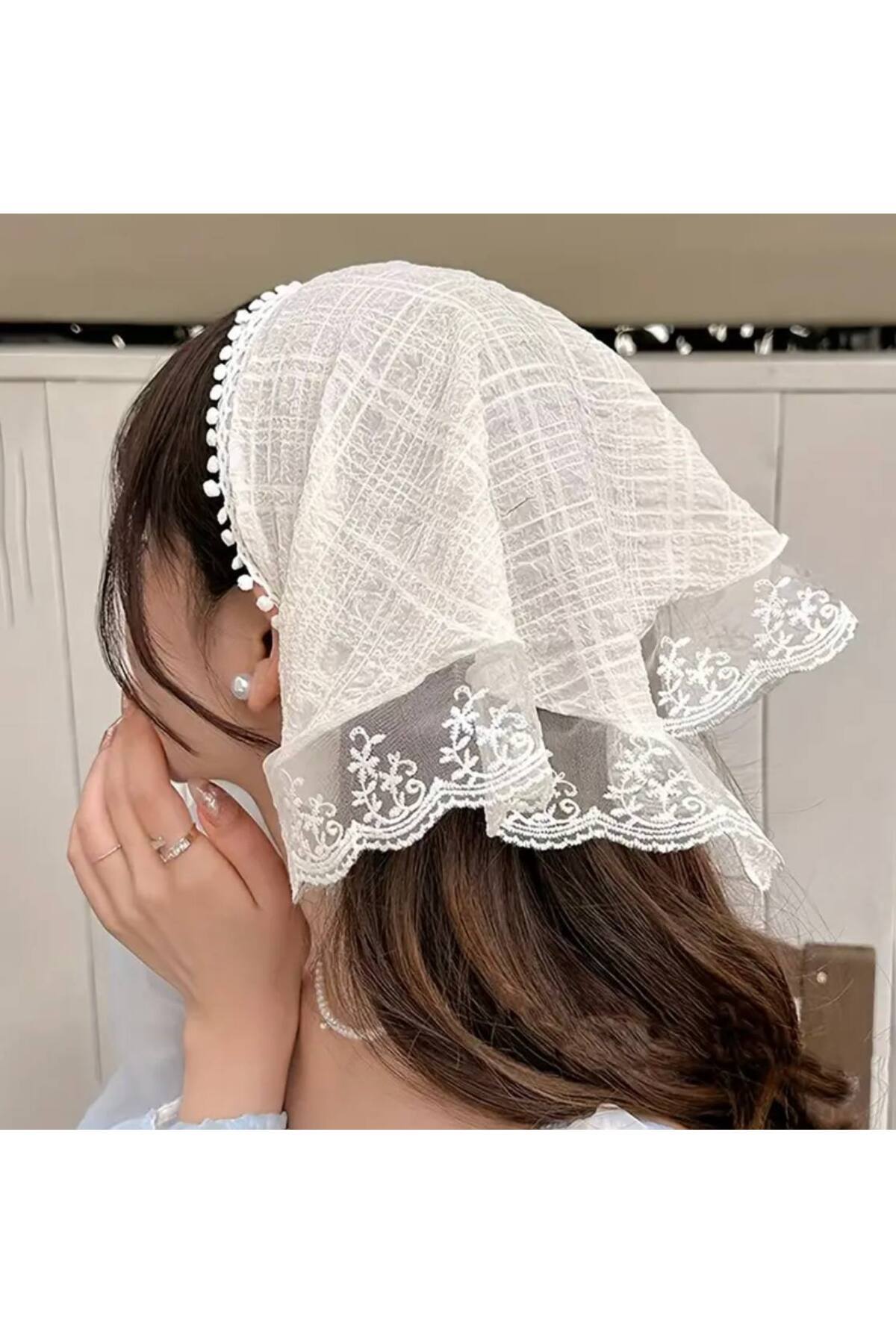 STEELVA Zarif Dantel Örgülü Üçgen Eşarplı Taç