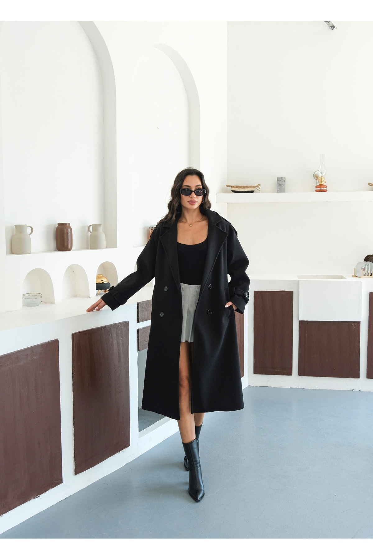 Le Savu SHILSEE KADIN SİYAH KRUVAZE YAKA KUŞAKLI APOLETLİ CEPLİ KAŞE KABAN