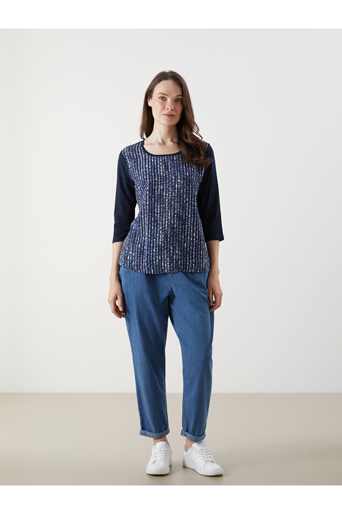 LC Waikiki-Create Your Style from Uzg Store |   Crew Neck Patterned Blouse 3