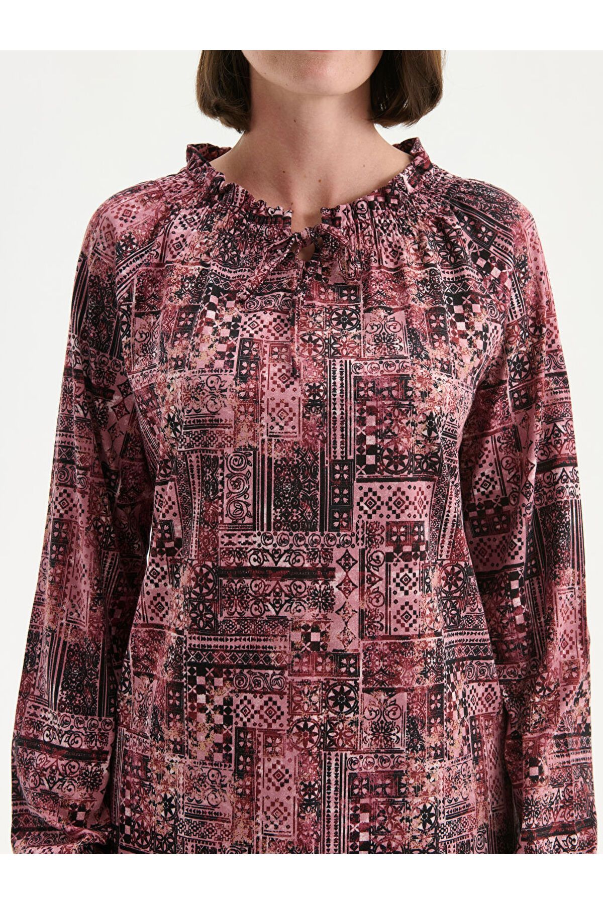 LC Waikiki-Create Your Style from Uzg Store |   Tie Collar Patterned Blouse 5