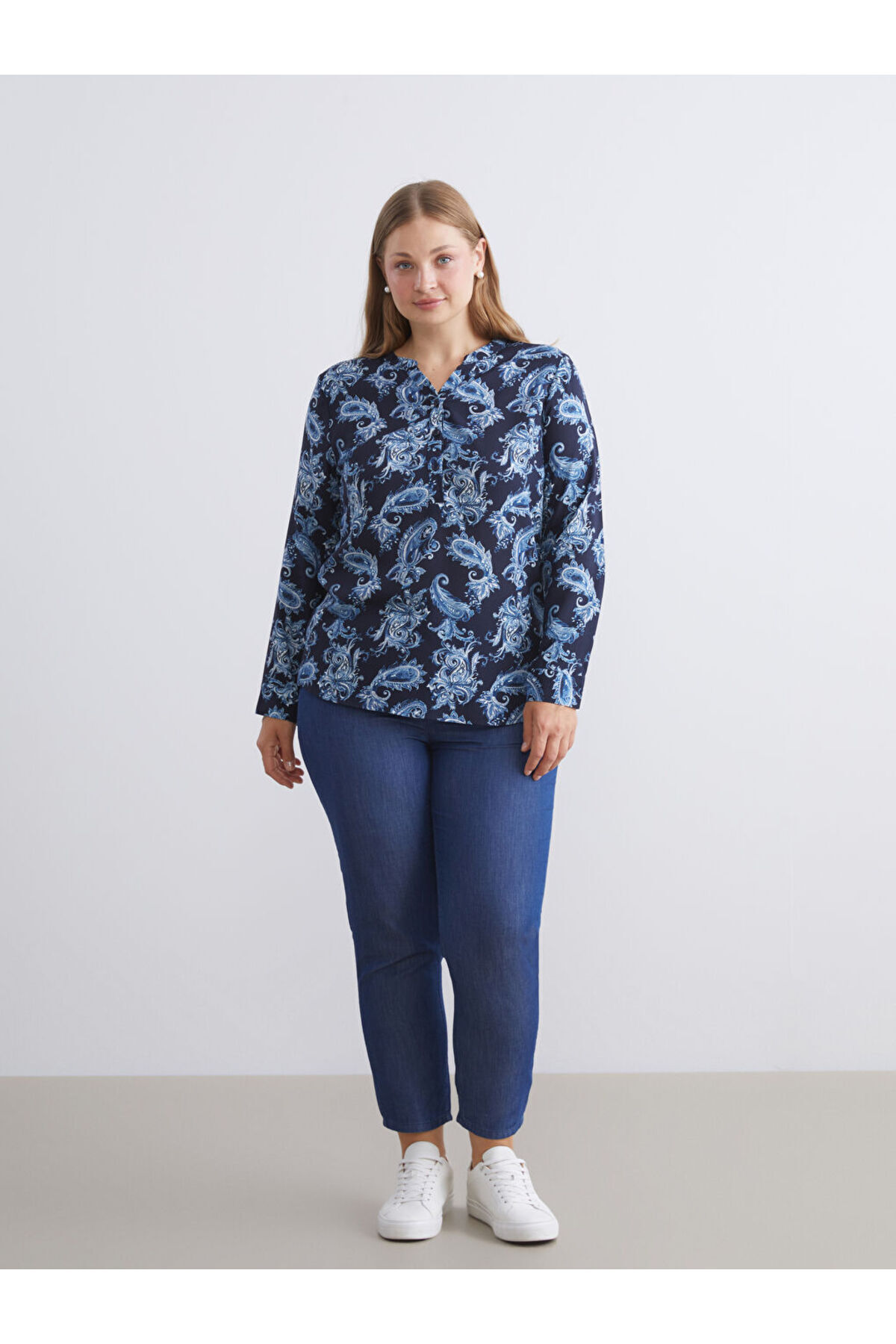 LC Waikiki-Create Your Style from Uzg Store |   Croc Collar Patterned Blouse 2