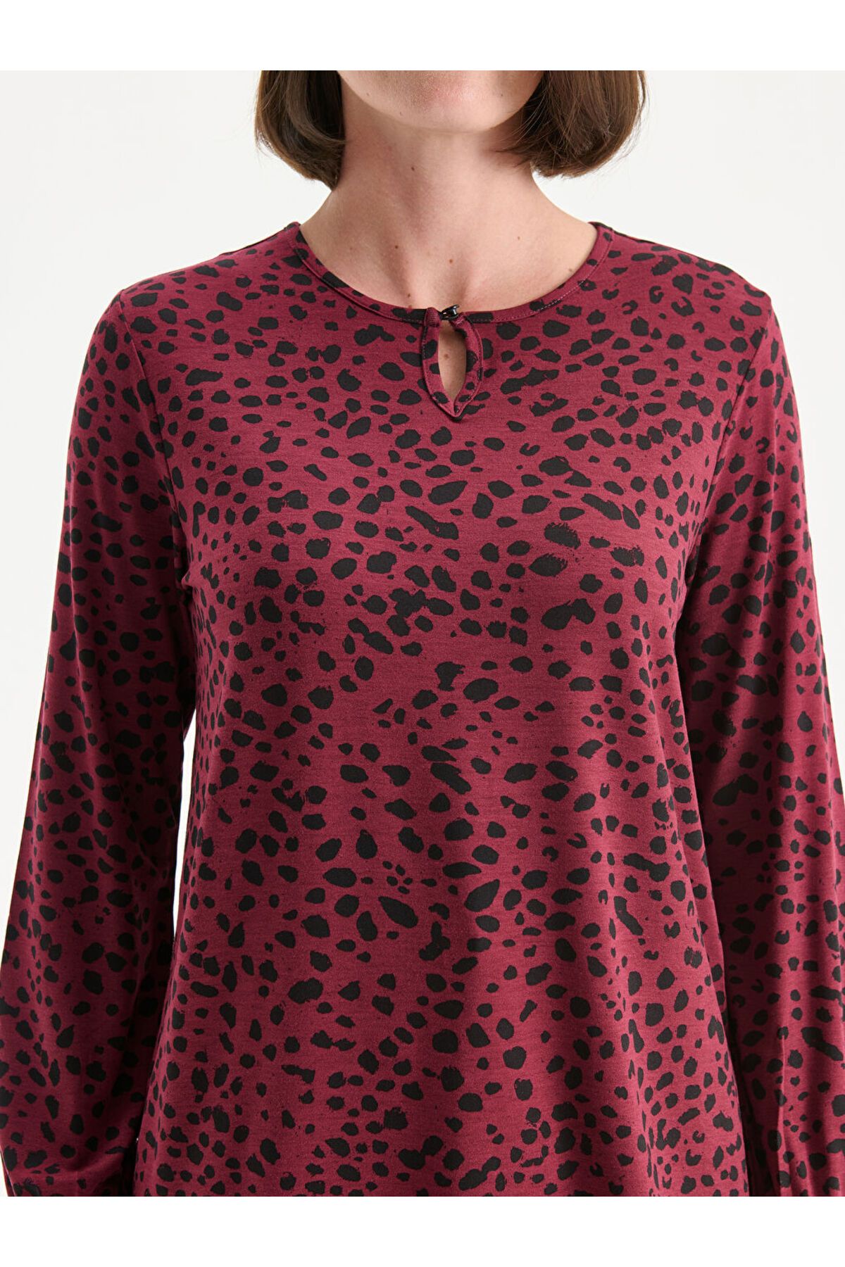 LC Waikiki-Create Your Style from Uzg Store |   Crew Neck Patterned Blouse 4