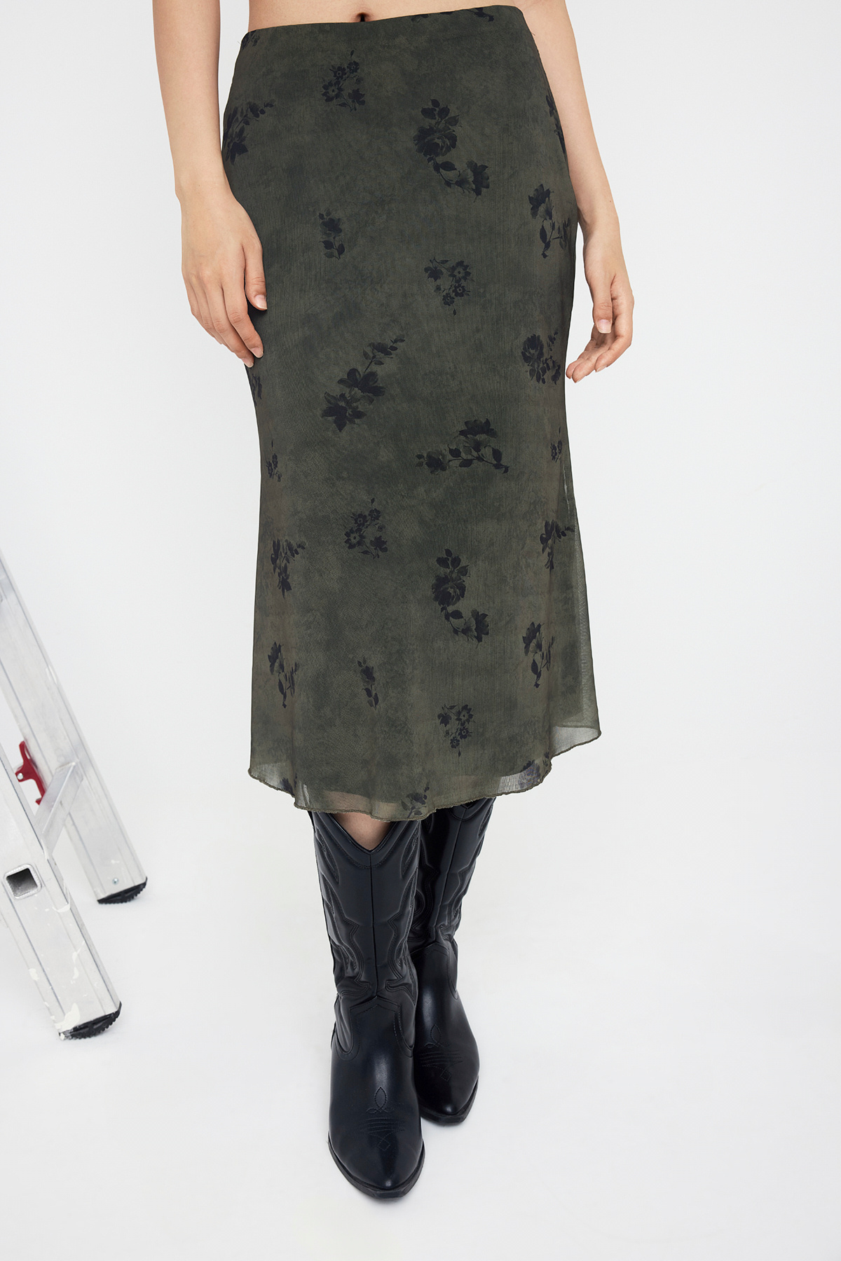 Trendyolmilla  Haki Çiçek Baskılı Bodycon Tül Esnek Örme Etek TWOAW26ET00036 - Görsel 7