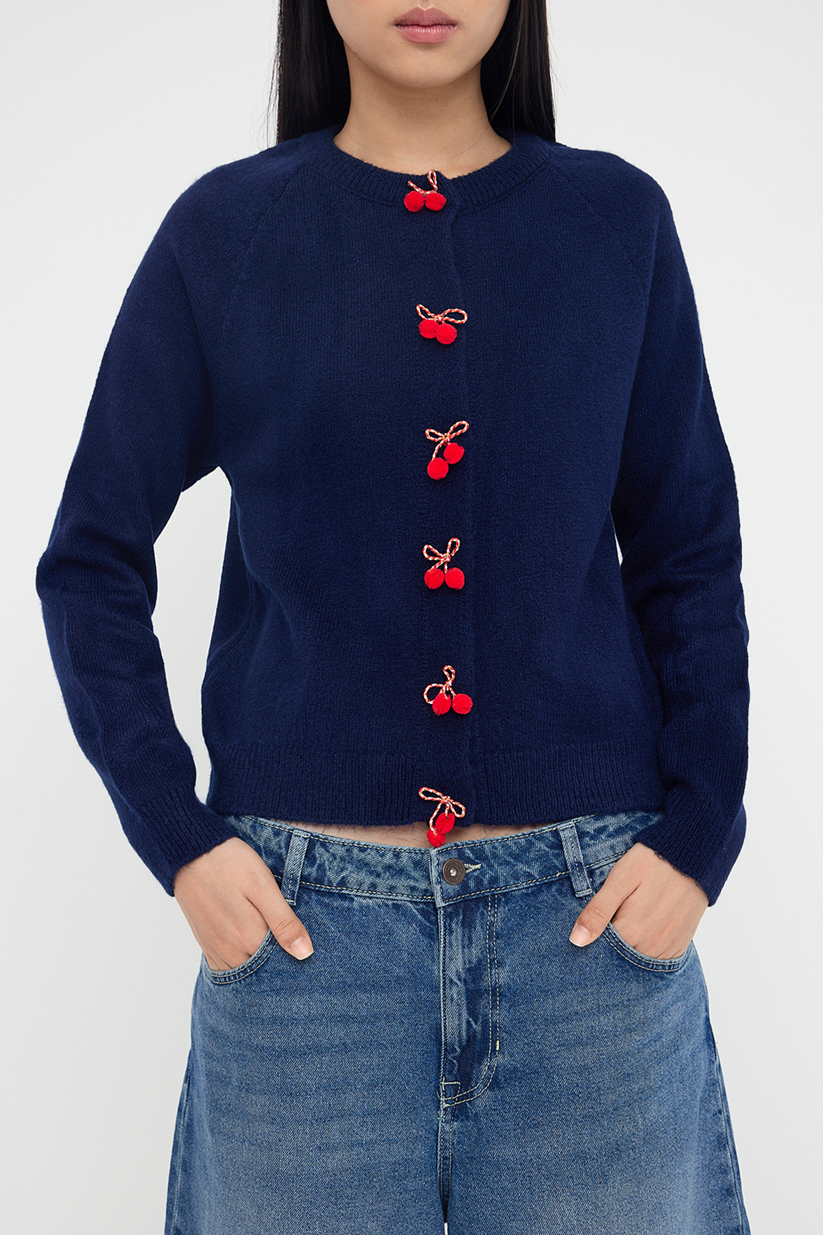 Trendyolmilla  Lacivert Bisiklet Yaka Kiraz Aksesuar Detaylı Triko Hırka TWOAW26HI00141 - Görsel 3