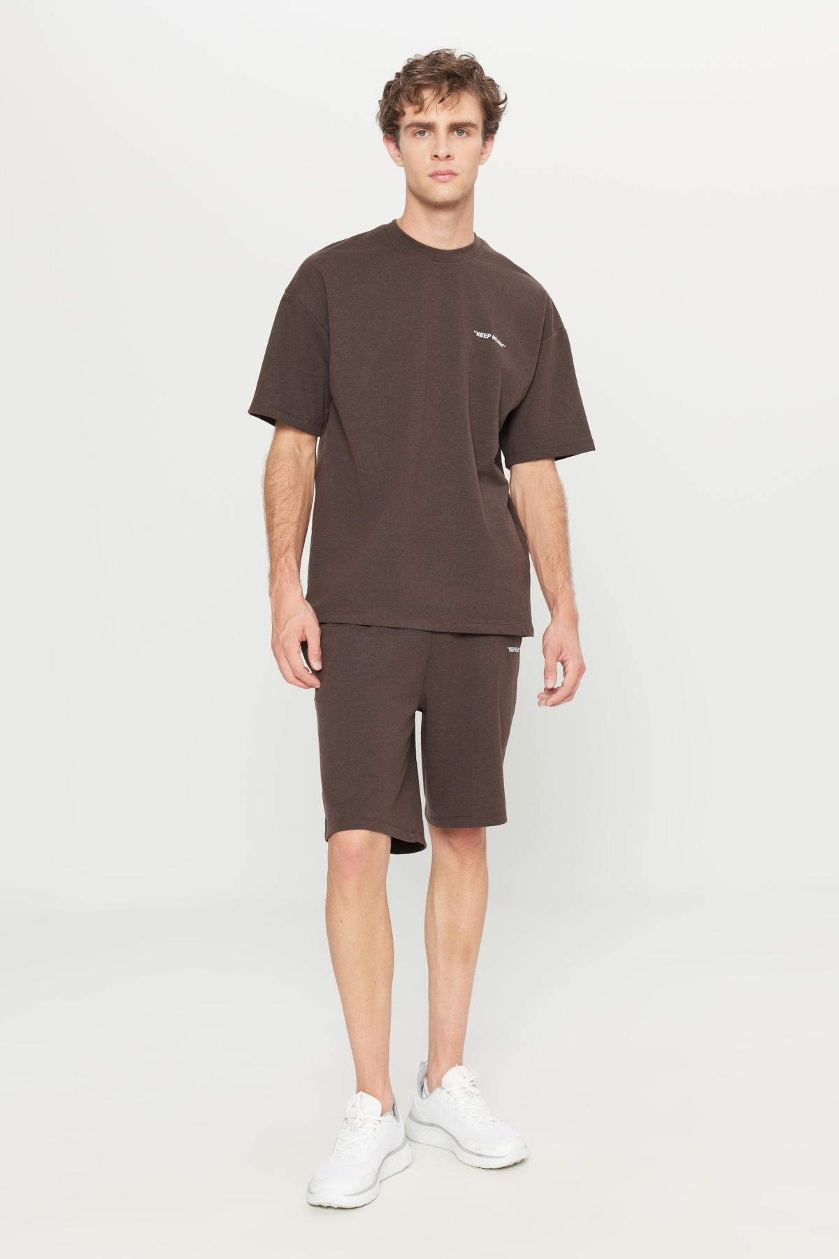 AC&Co / Altınyıldız Classics  Erkek Acı Kahve Pamuklu Comfort Fit Rahat Kesim Baskılı Beli Bağlamalı Yan Cep Eşofman Takımı - Görsel 4