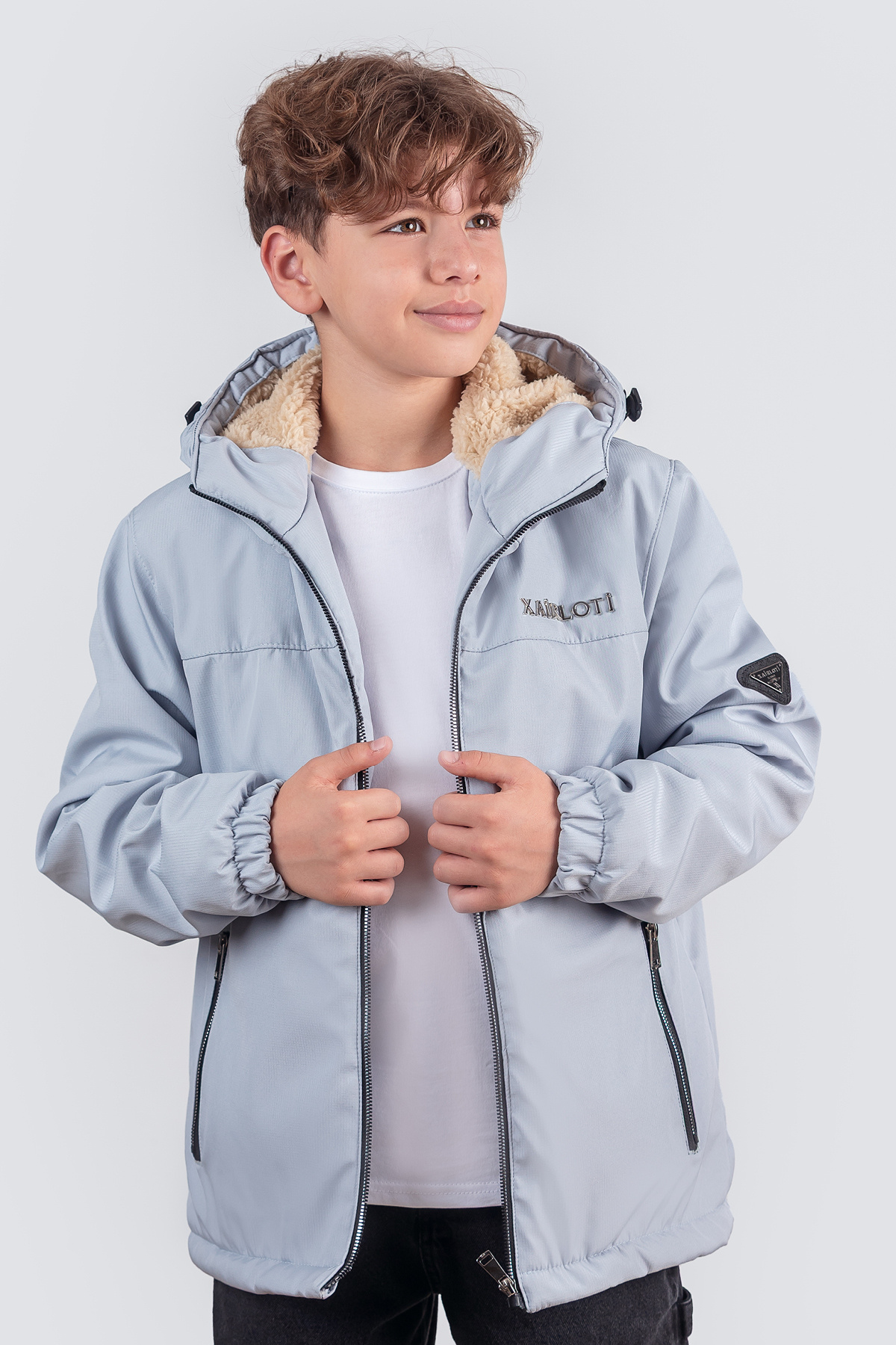 پینا کیدز کاپشن خزدار کلاه‌دار ثابت پسرانه با آرم فلزی KM3987