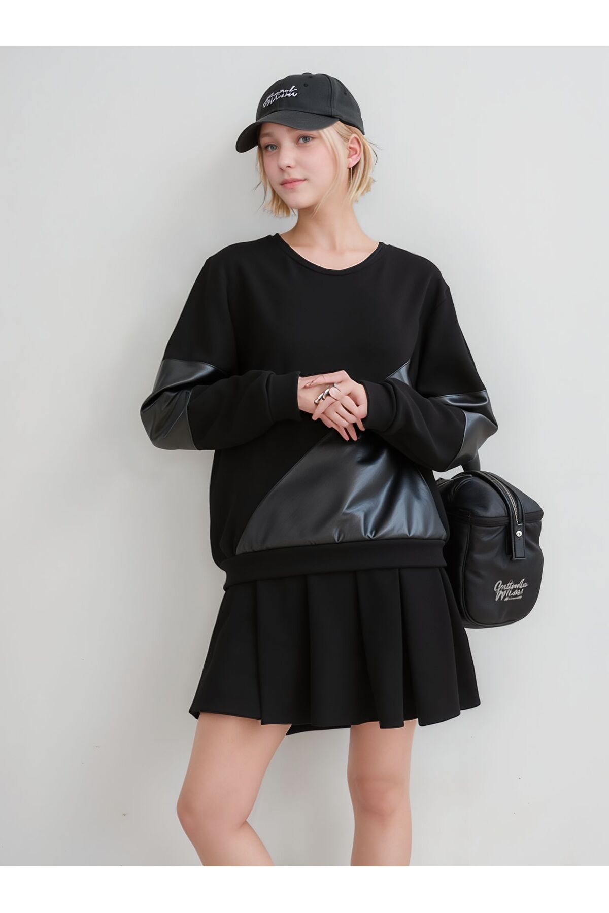 DEVRİMAY TEKSTİL  Kadın Deri Detaylı Sweathirt