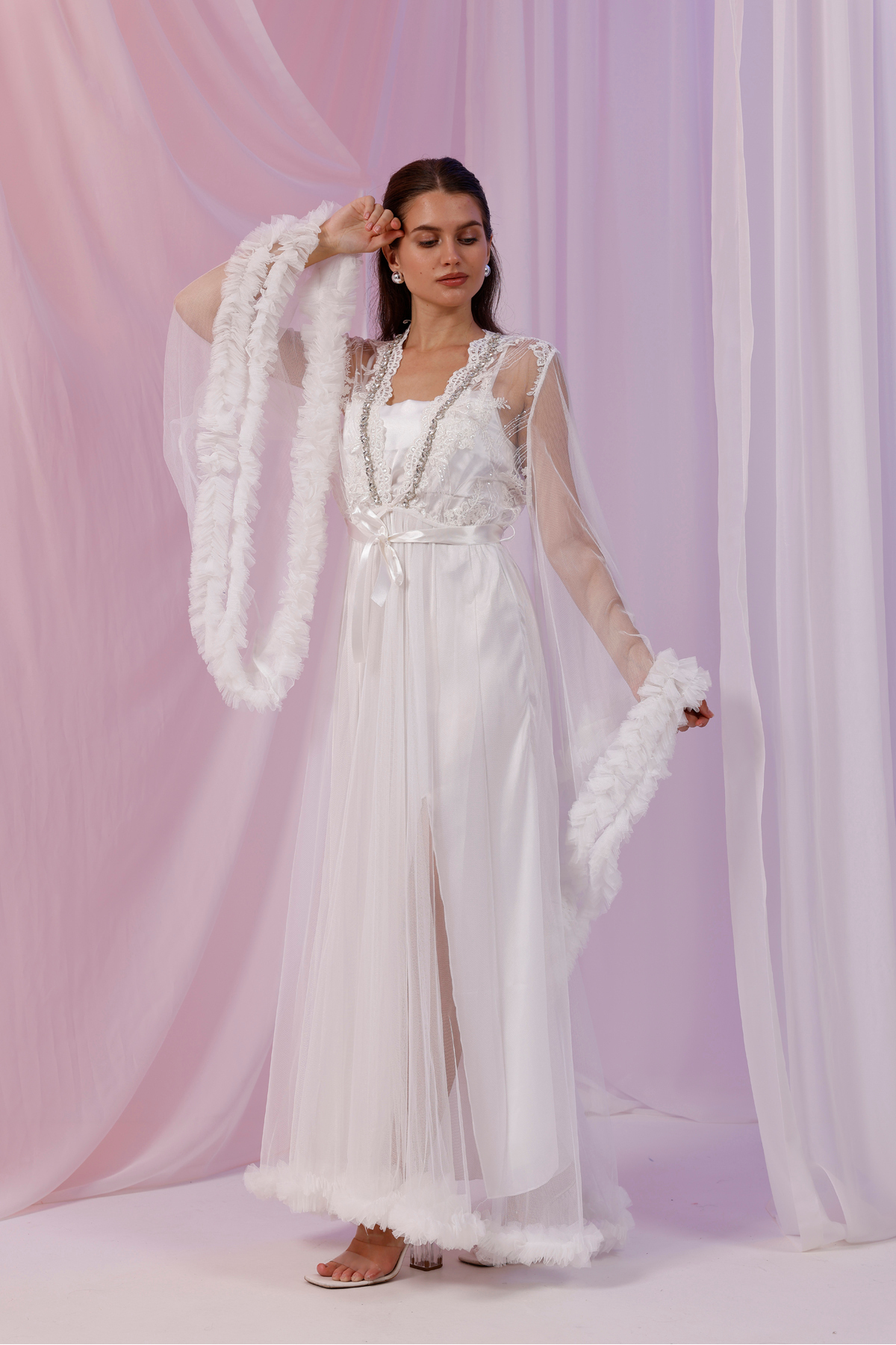 Yulem Homewear Ekru Özel Dantelli Yırtmaçlı Volan Kol Tüylü Saten Gecelik-Sabahlık Takım